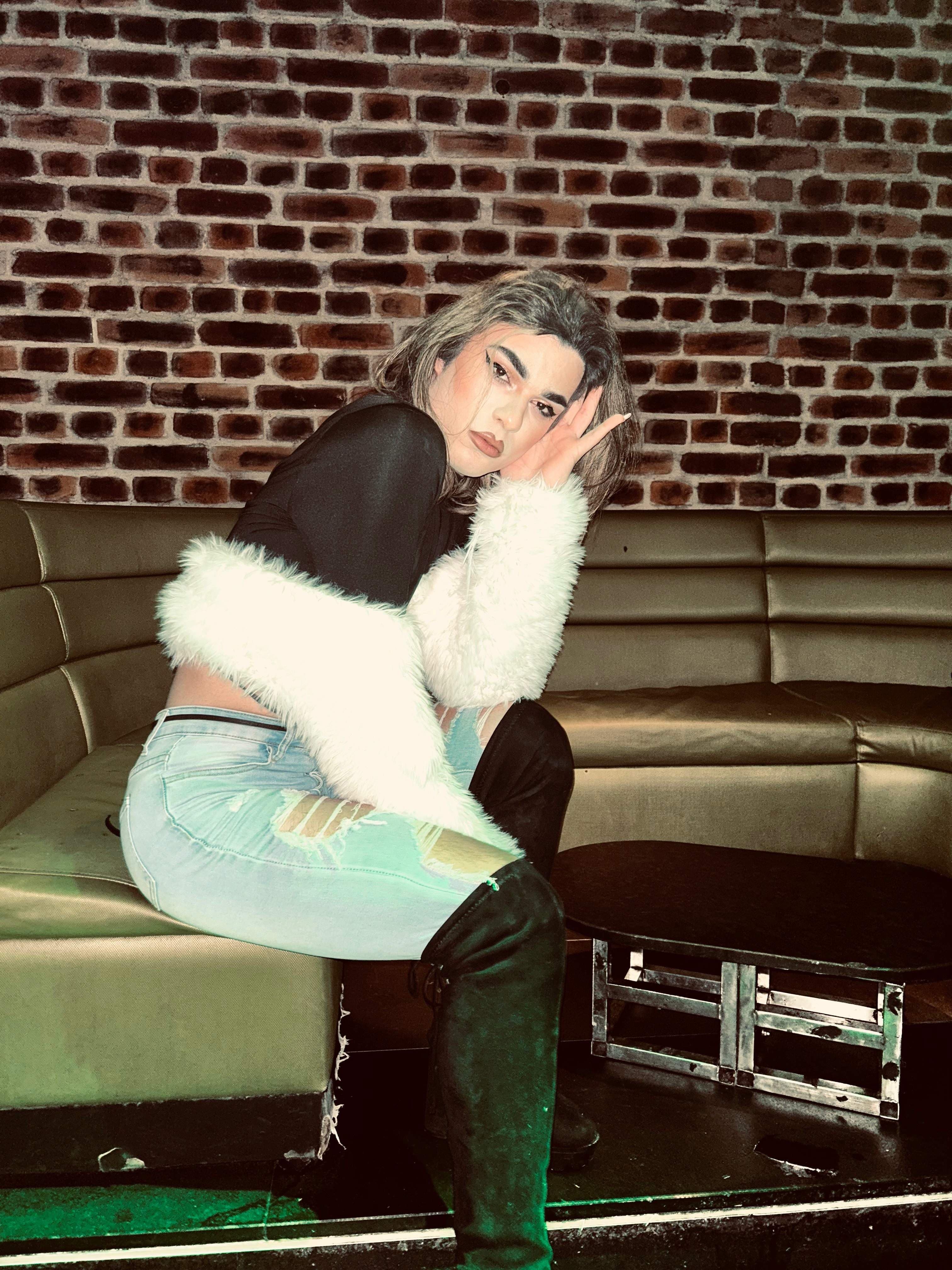 Queen B.