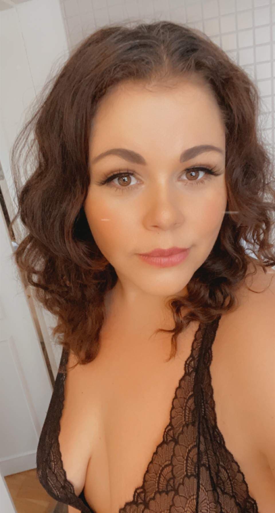 CurvyDanishDarling