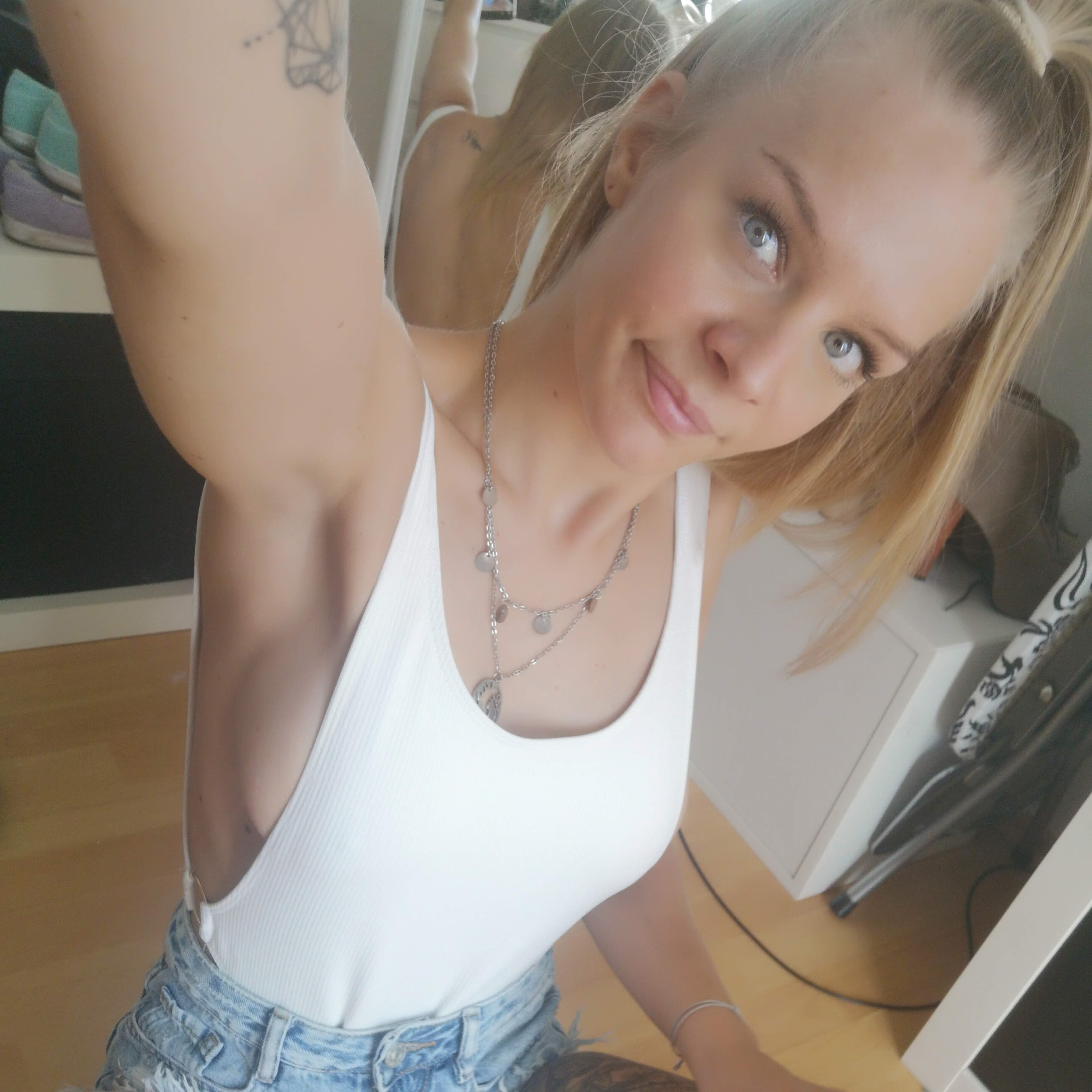 laura 🇩🇪🇺🇸