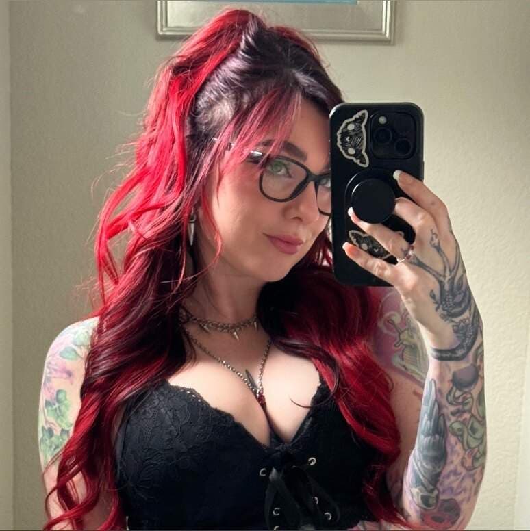 Lizzi Blake [Free]