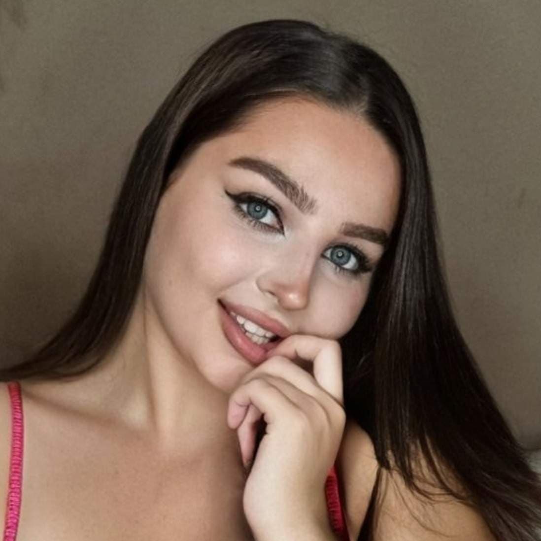 Lucy May 😈 HORNIEST 30 YR OLD 🇺🇸 🇬🇧