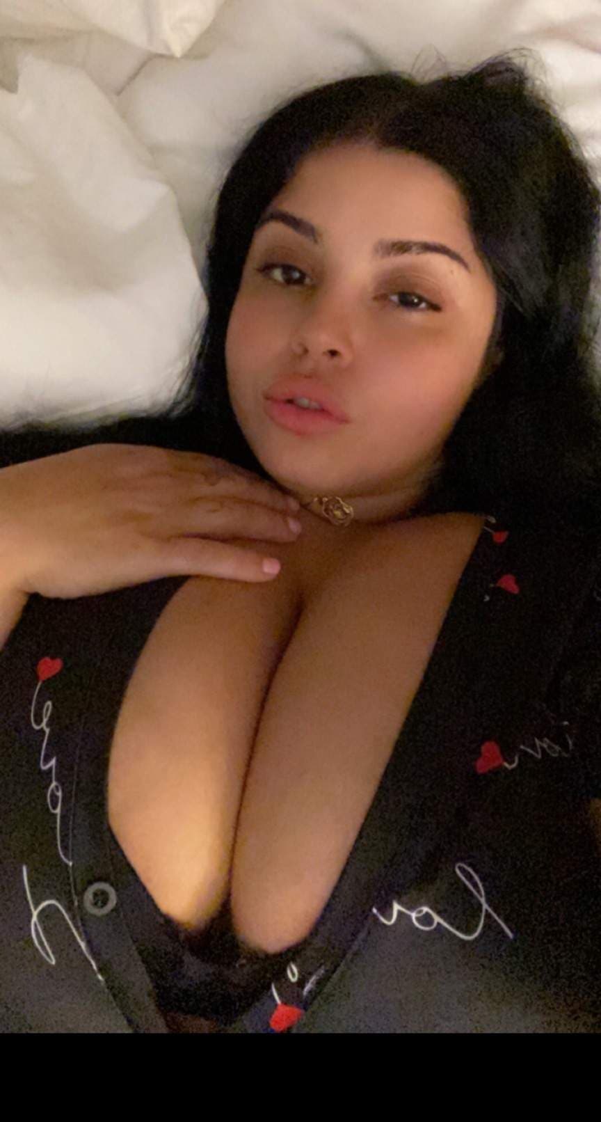 SLUTloLa👄👅🍆