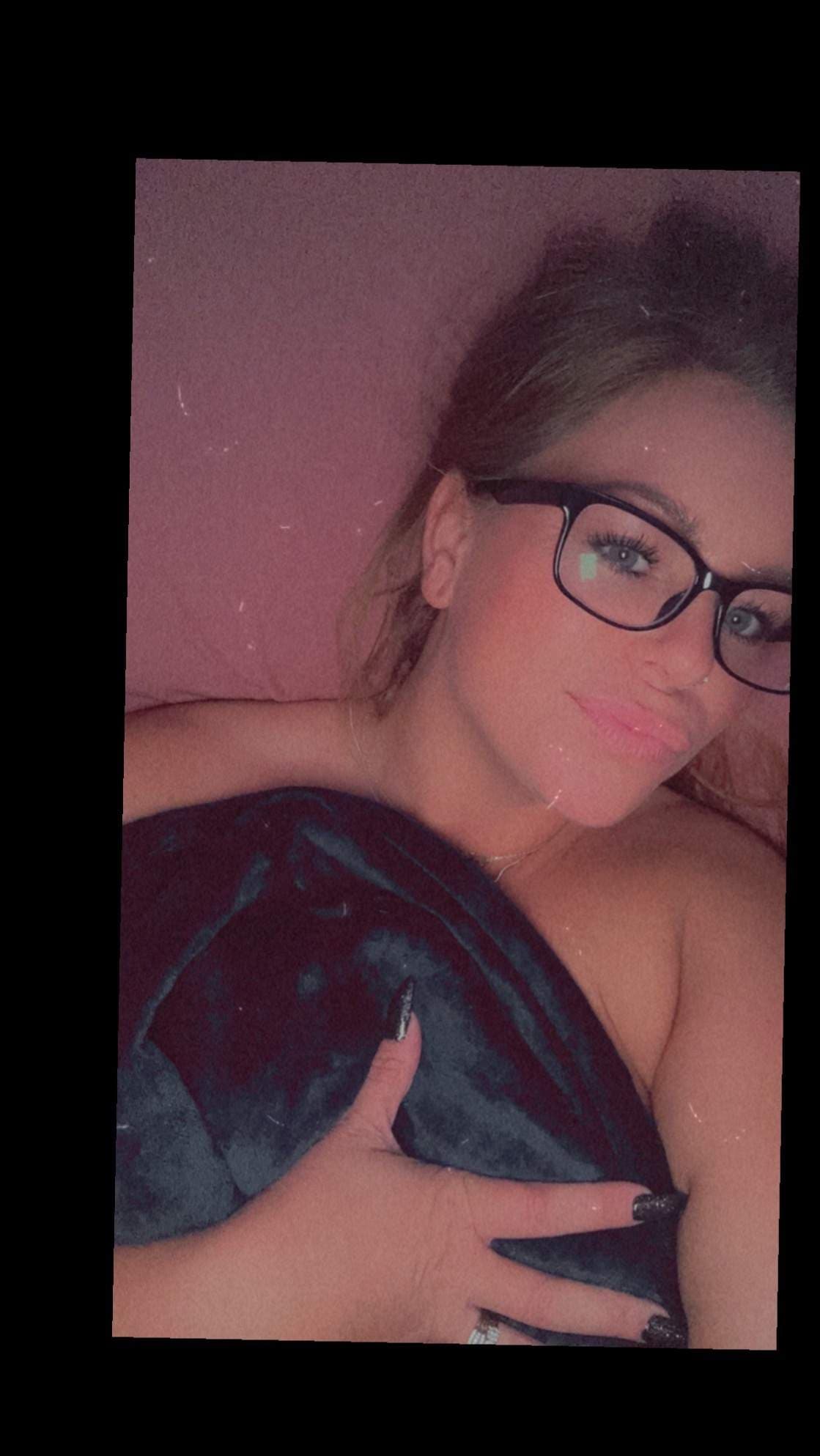 𝑻𝒉𝒊𝒄𝒌𝑴𝒐𝒎𝒎𝒚🖤