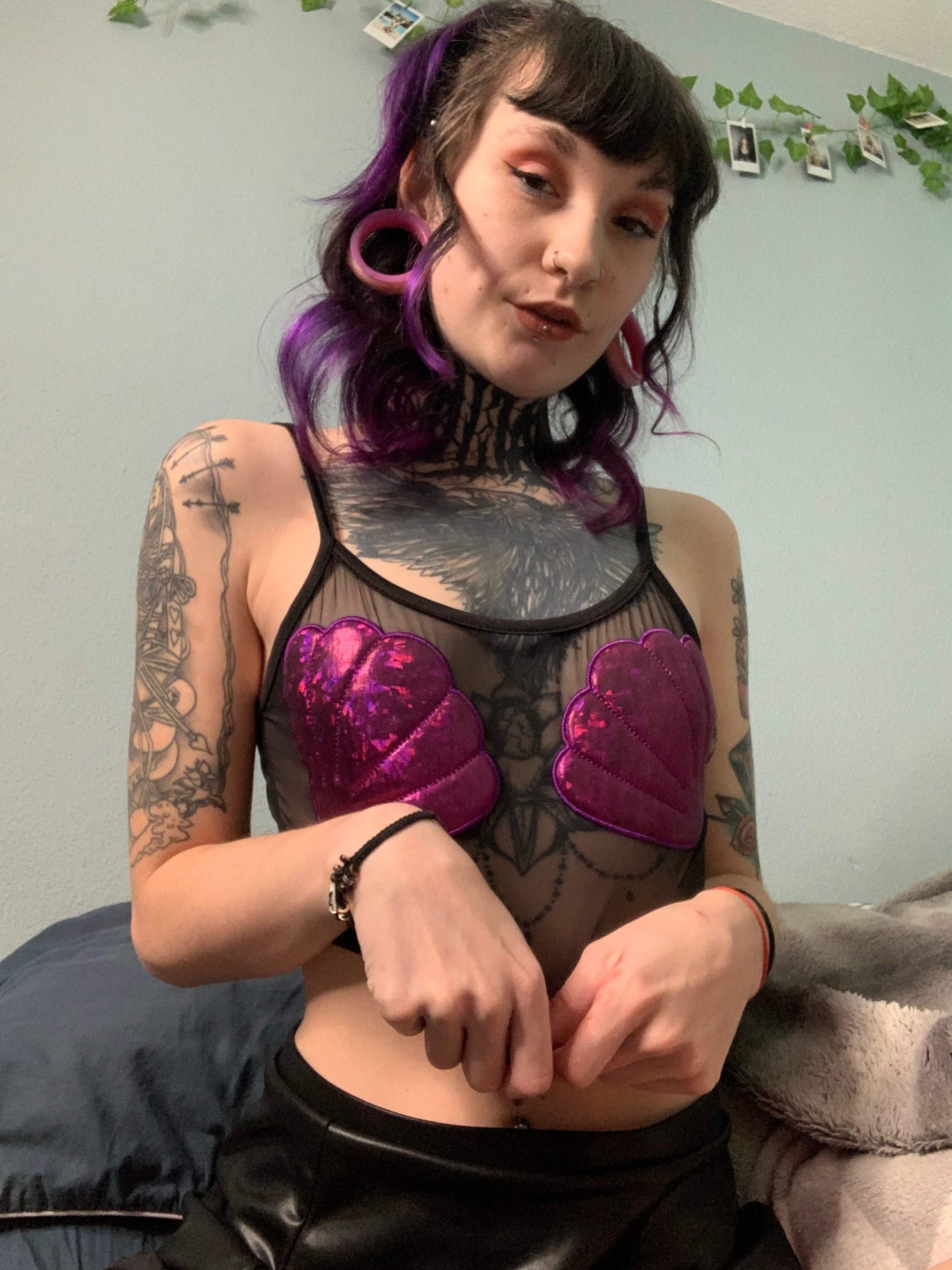 Smalltittygirlfriend