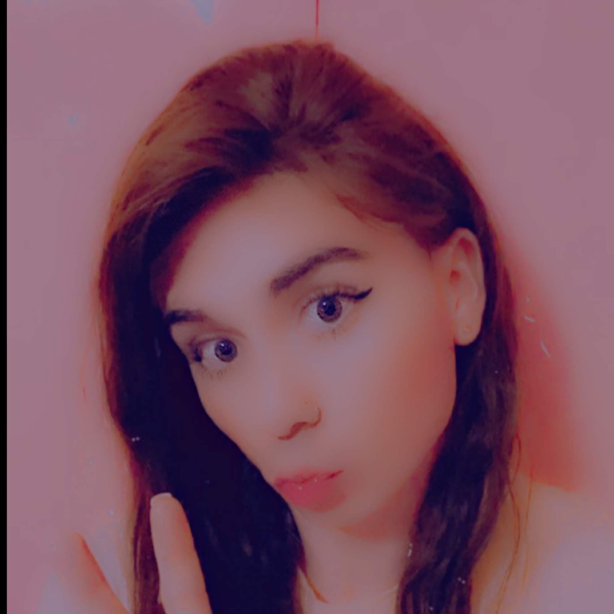 ℰ𝓋ℯ𝓁𝓎𝓃💋