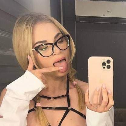 🖤Lana Moore🖤