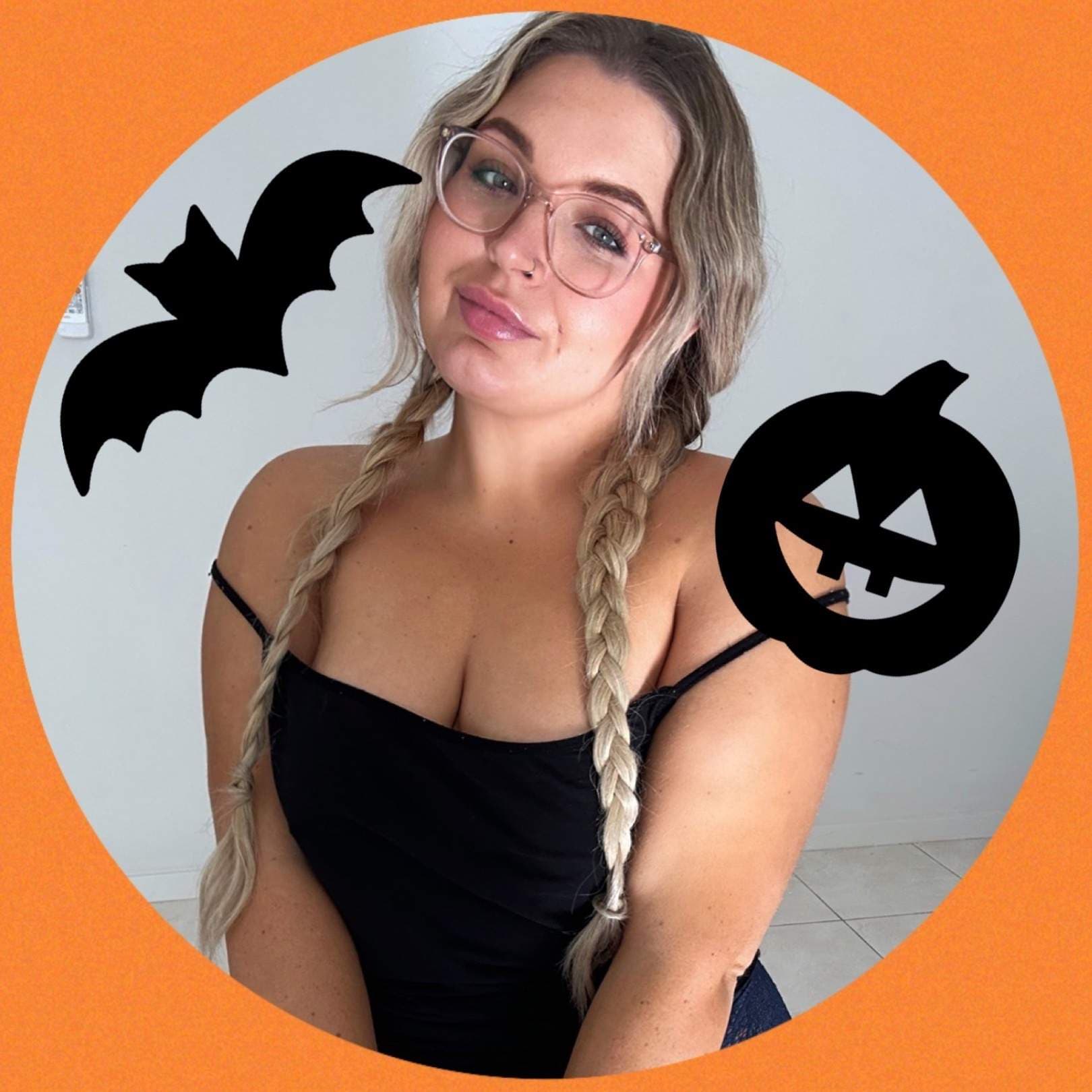 SHAY IS H0RNY 🎃😈