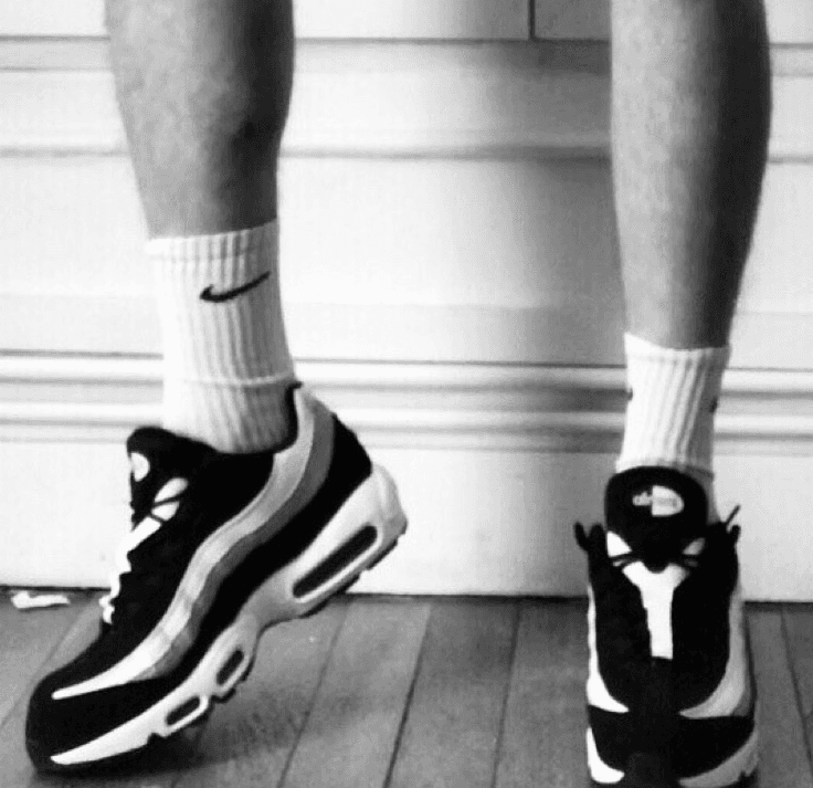 Antho Sneakers Feet