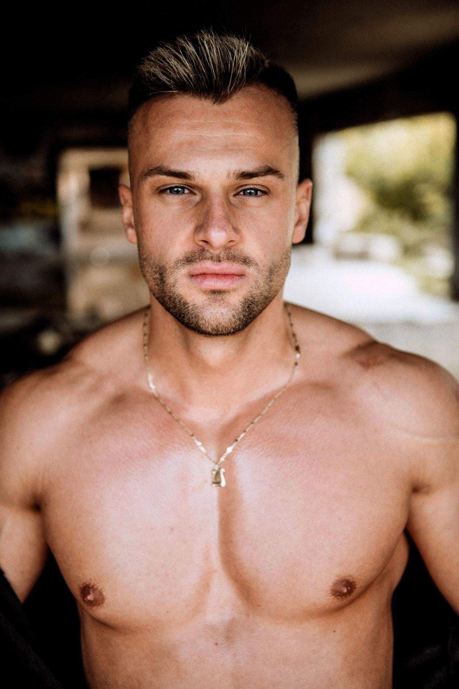 Mike MAGNVM
