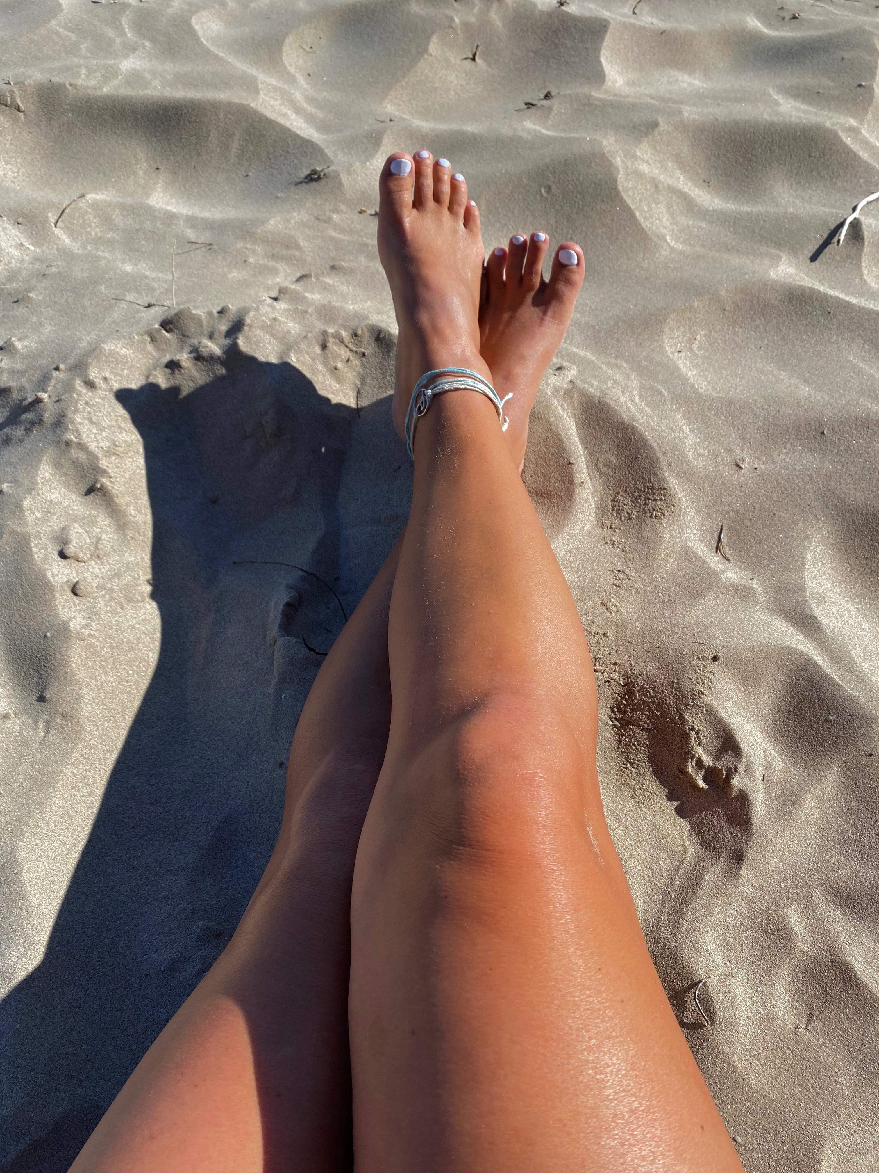 AussieBareFootBabe