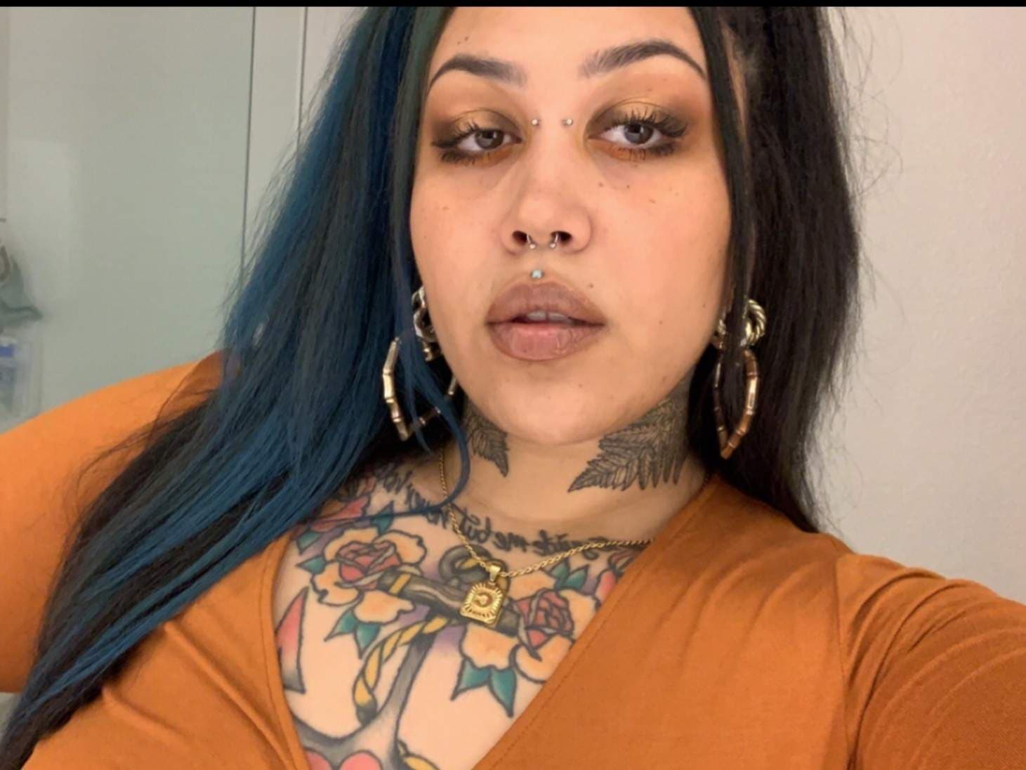 CurlyheadAqua