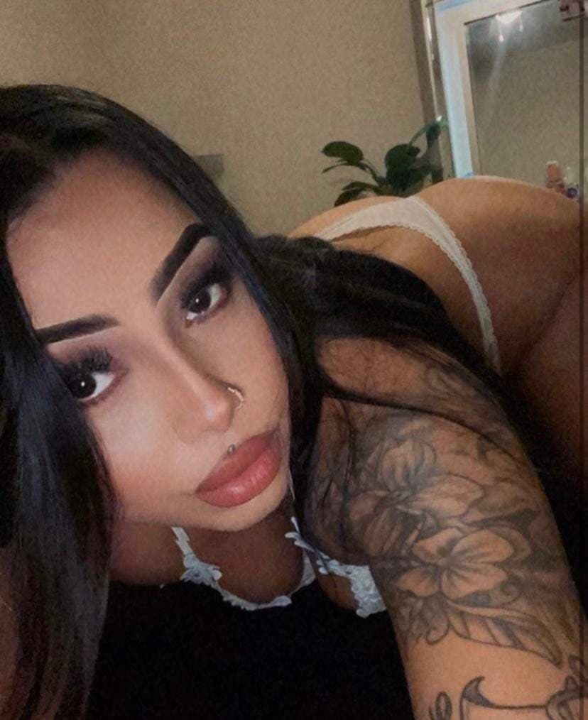 Alyssa De La 🌹