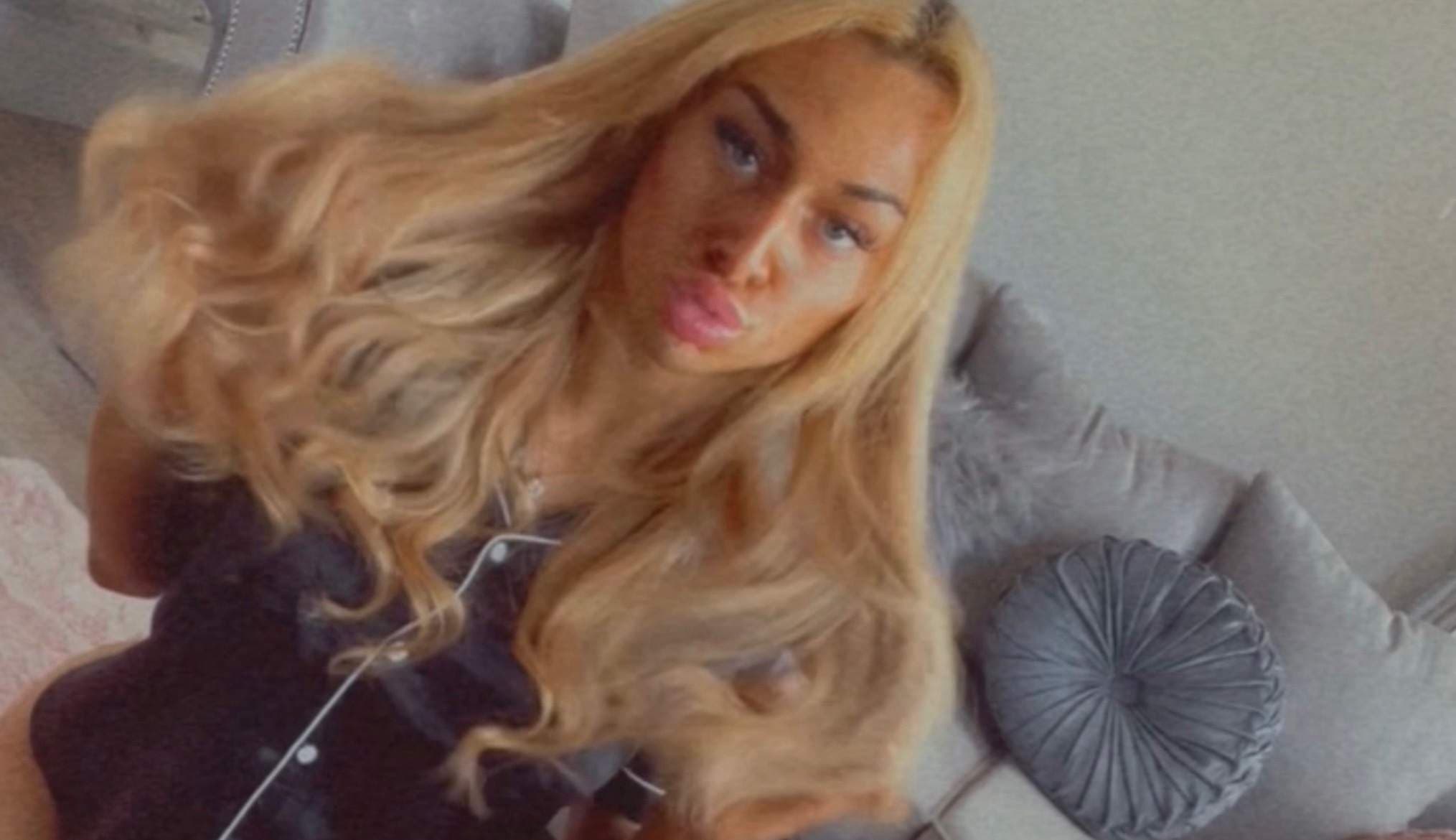 👸🏼B R I T I S H TRANS D O L L 👸🏼