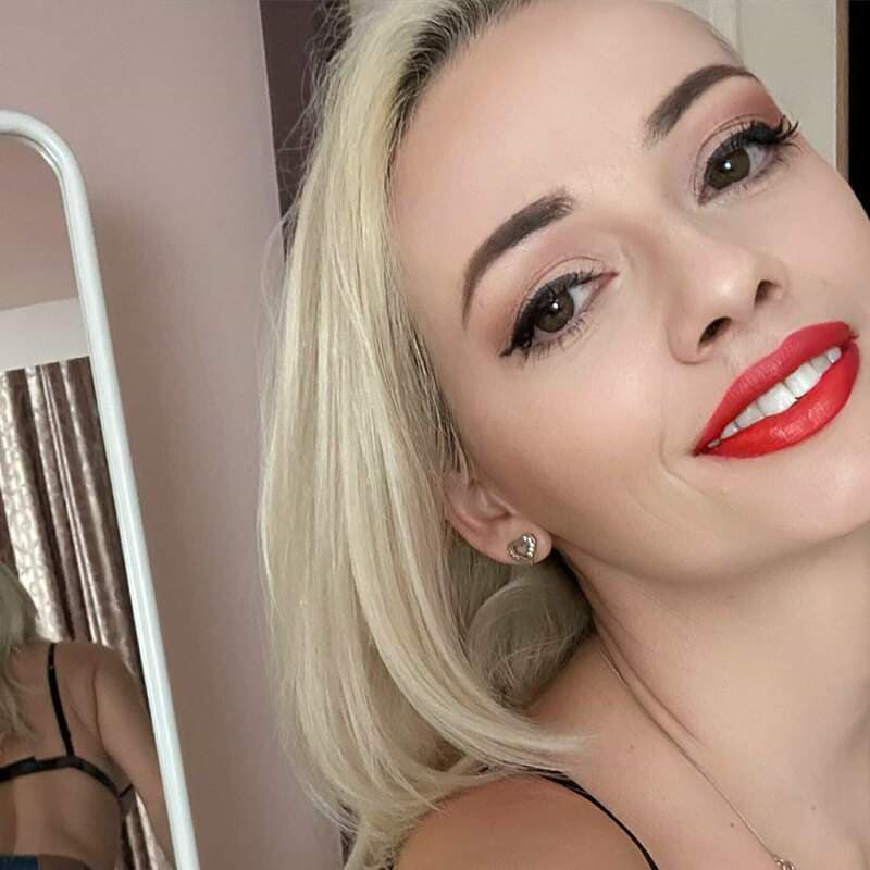 Blonde Temptress