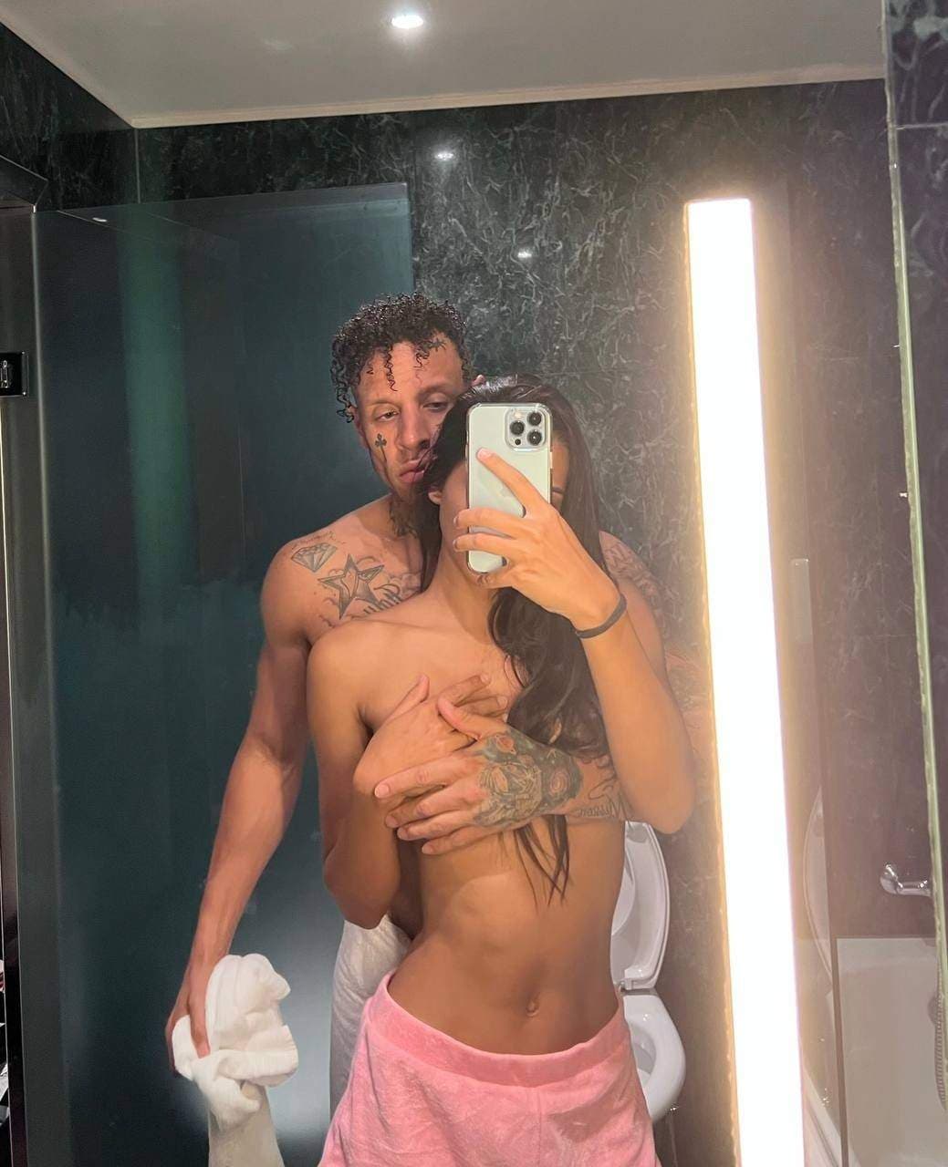 Couple $hit