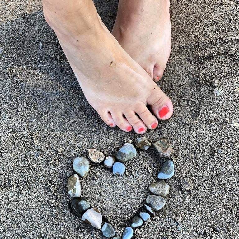 Cutesy Footsy