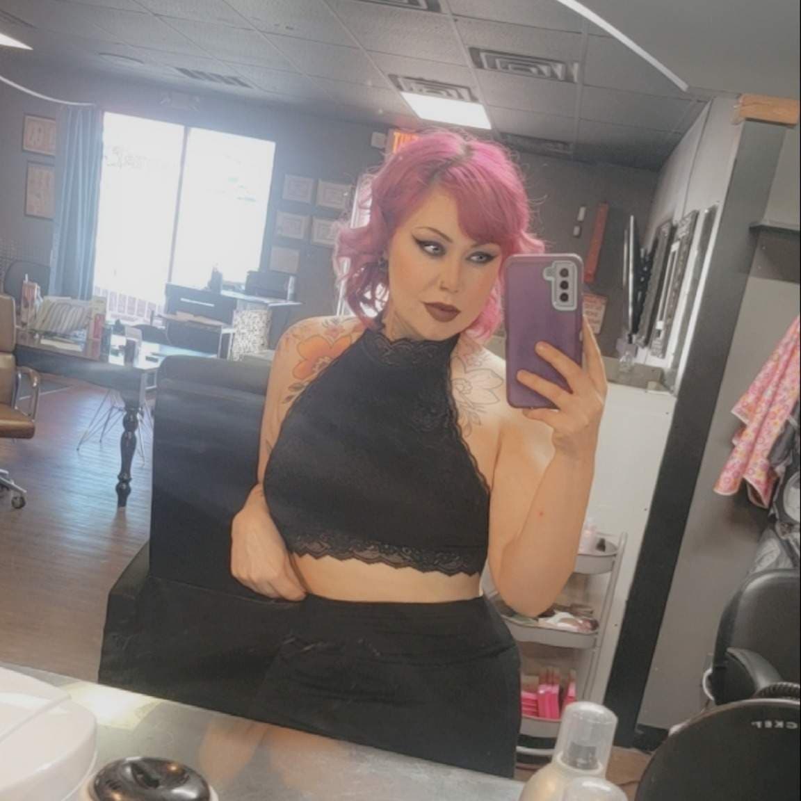 Miira_Mains