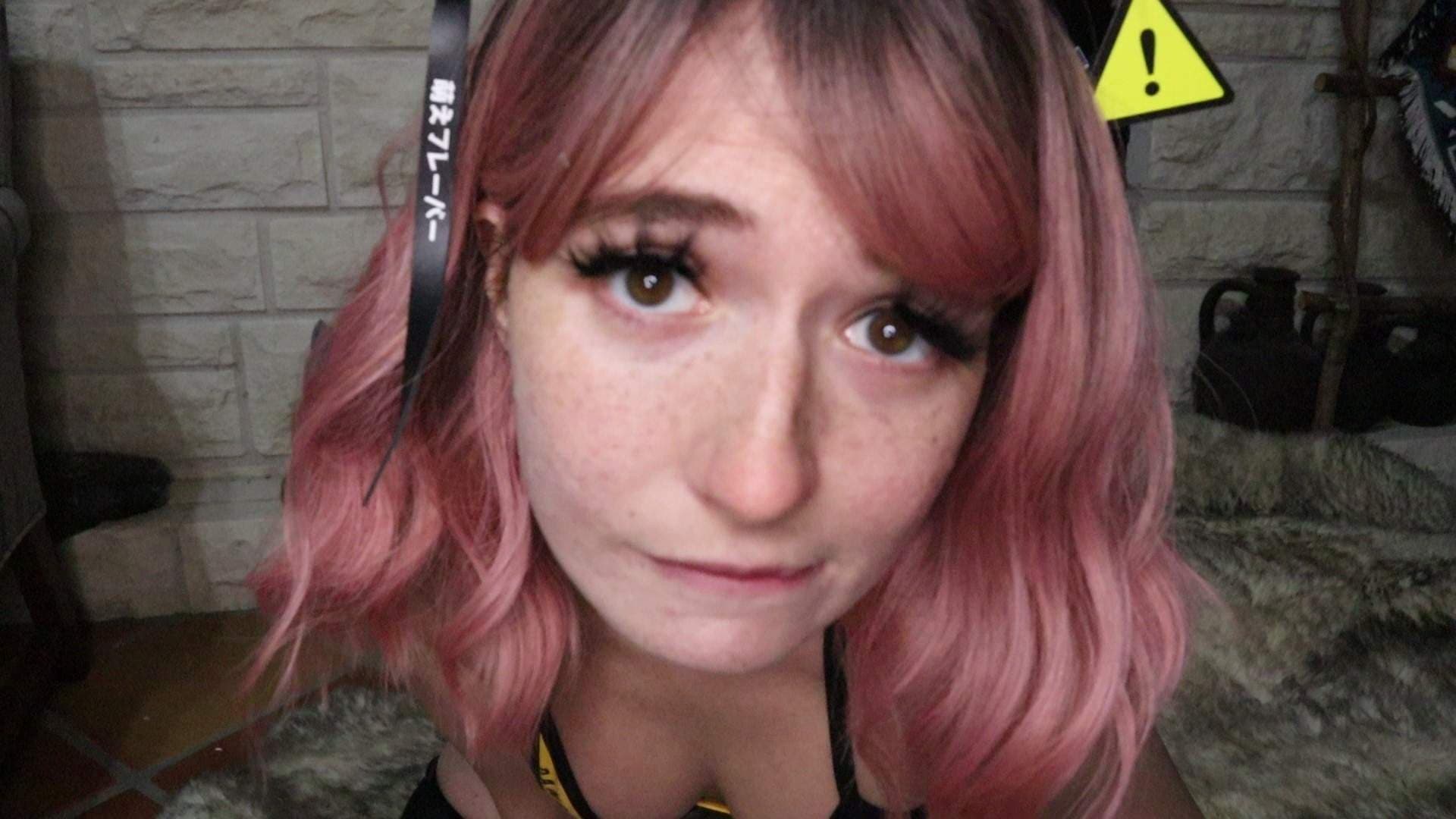 Kit-Egirl Cosplay Gamer Waifu