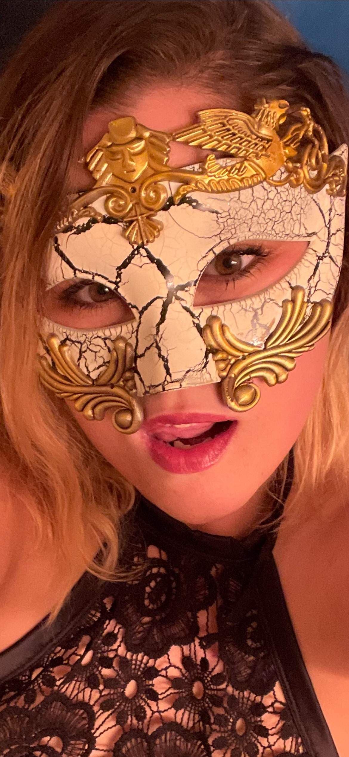 The masked snowbunny