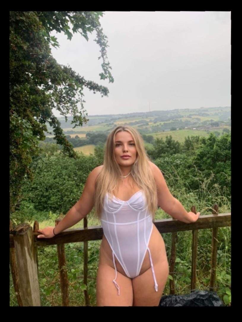 Chloe Hawkins 🍯