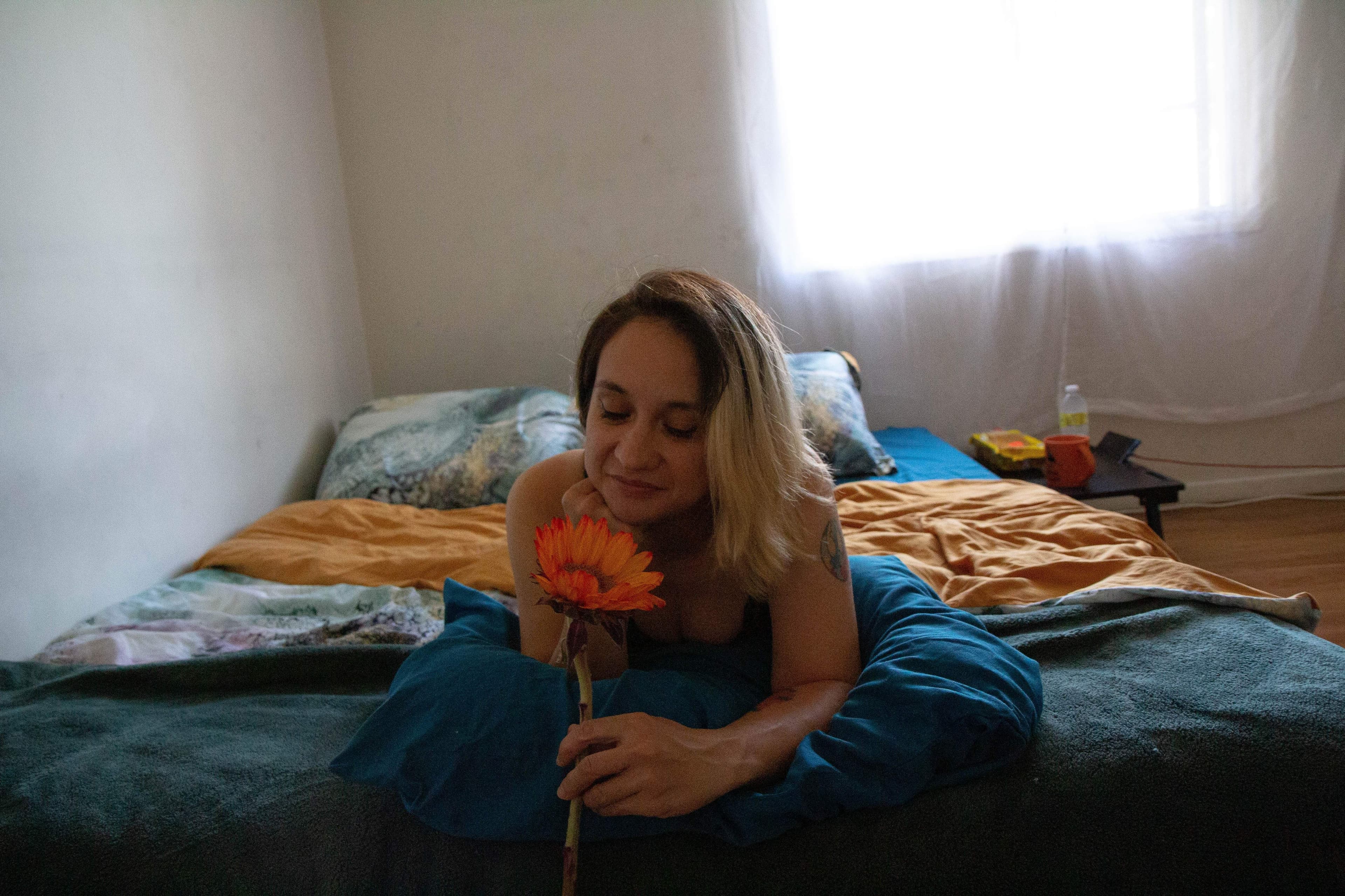 V
