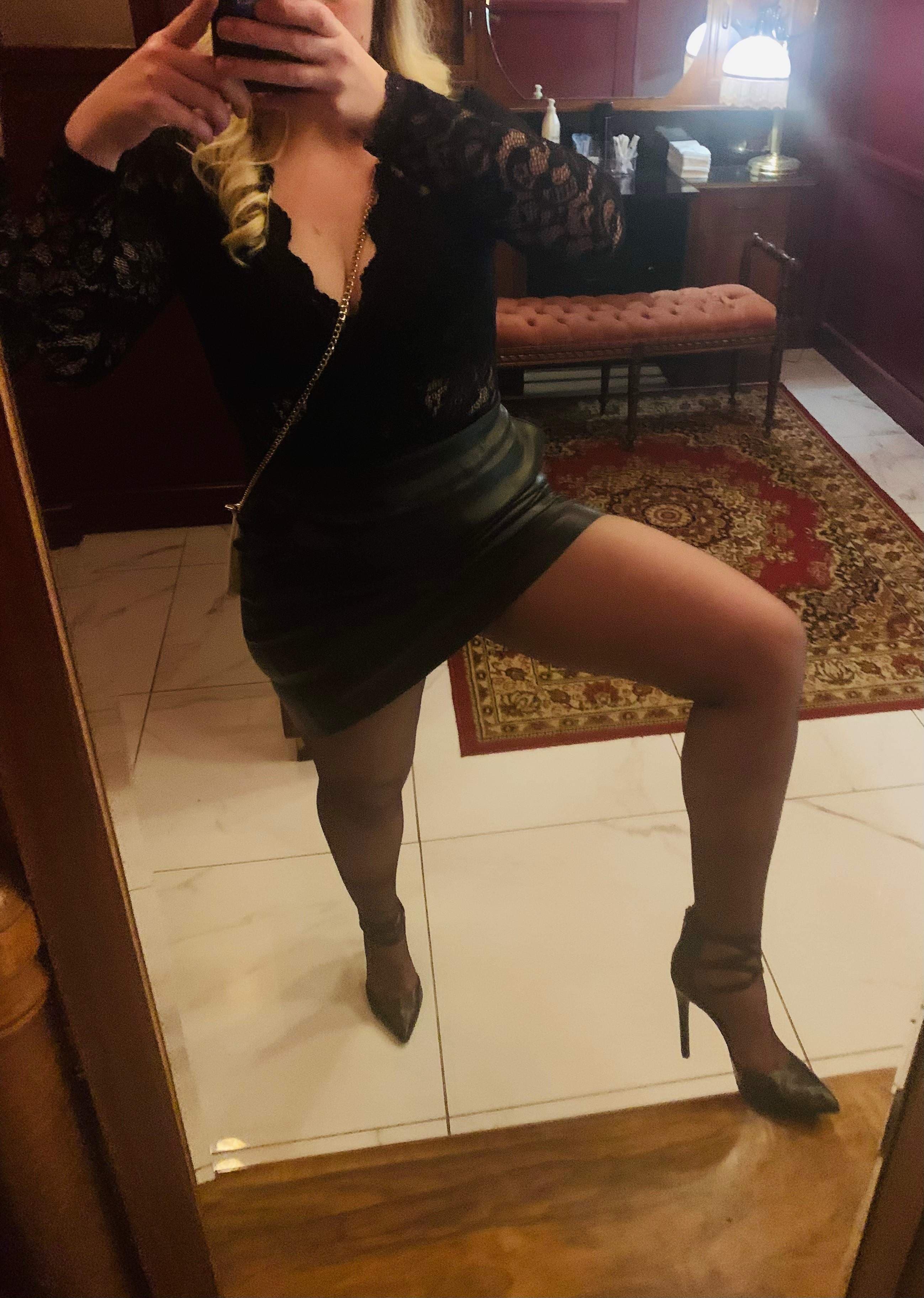 Judy in Hose