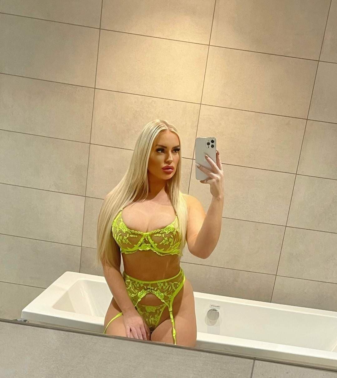 Lauren 👅