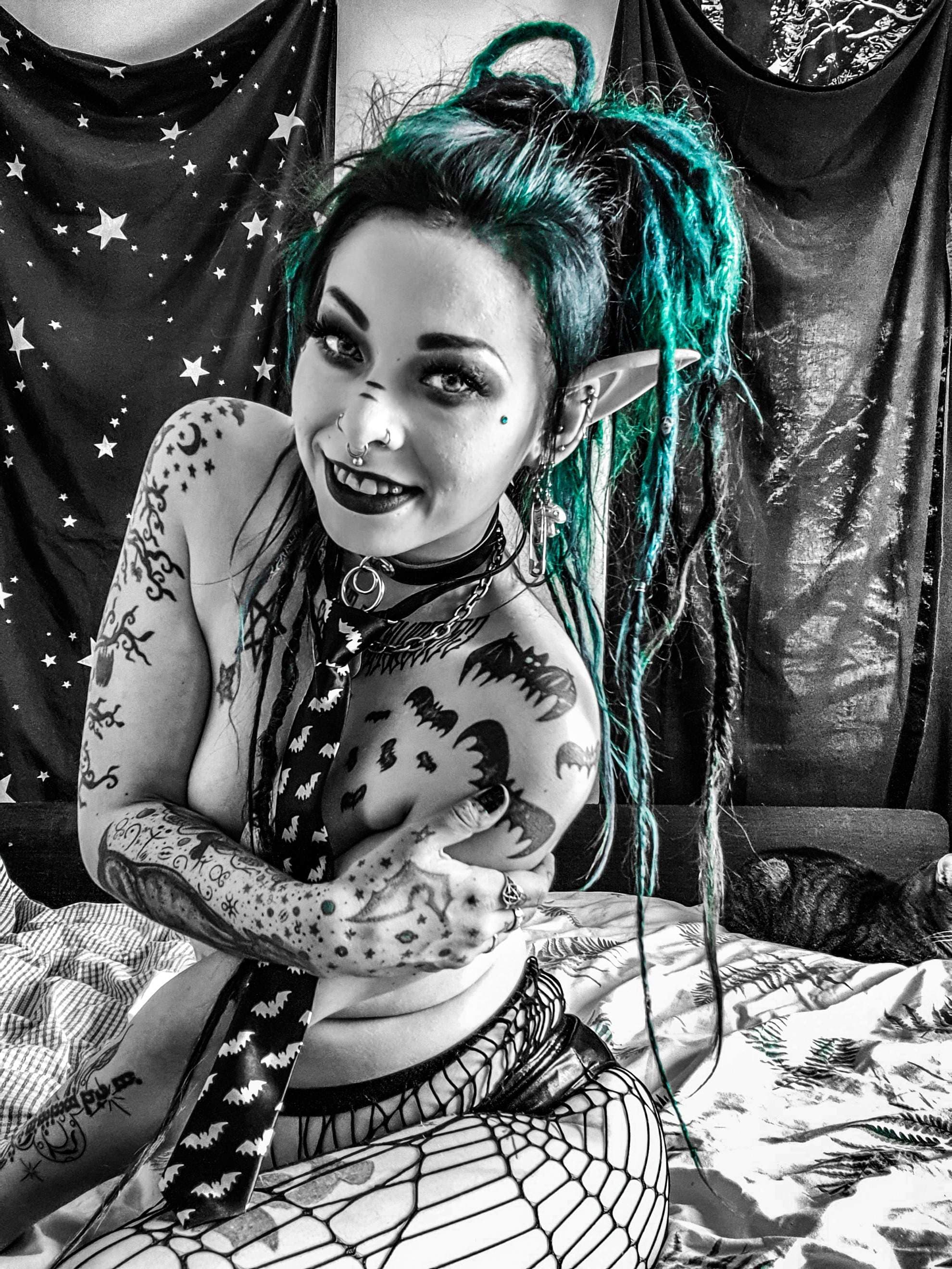 𝔐𝔬𝔦𝔯𝔞ℌ𝔢𝔯𝔪𝔦𝔬𝔫𝔢 - ℌ𝔢𝔵 ℭ𝔯𝔢𝔞𝔱𝔲𝔯𝔢 🦇𝑽𝑰𝑷🦇