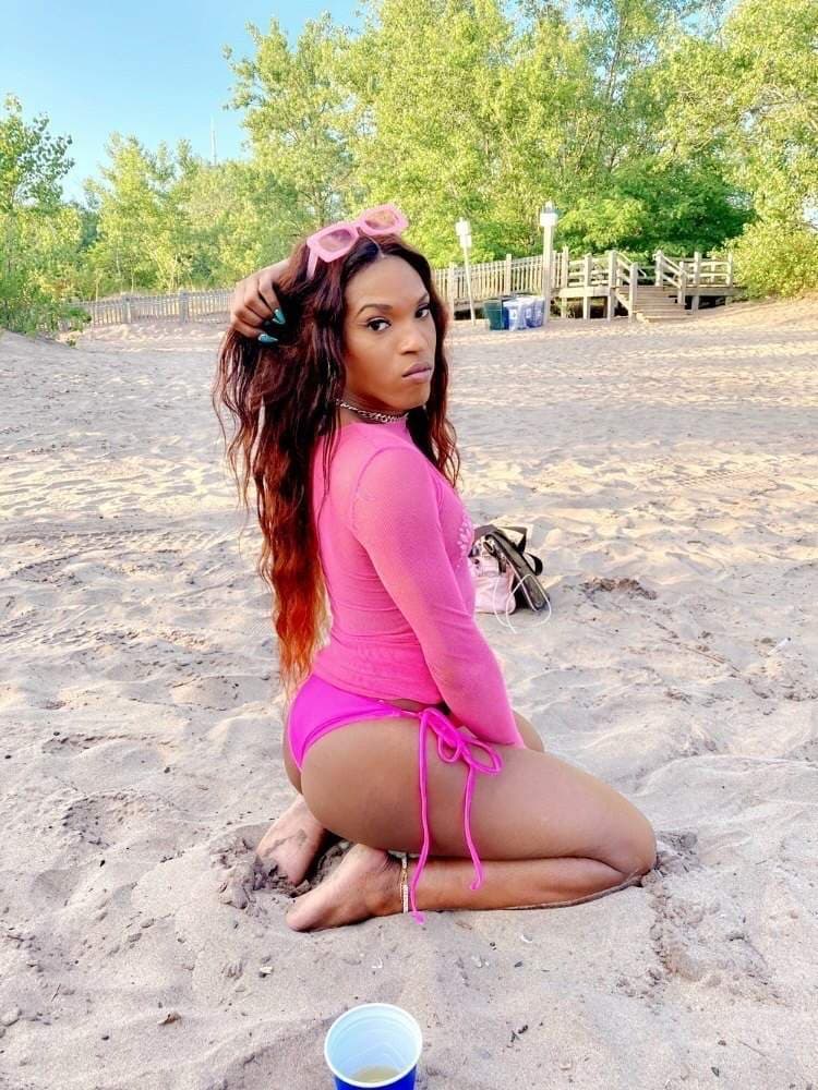 CHYNA SNOW
