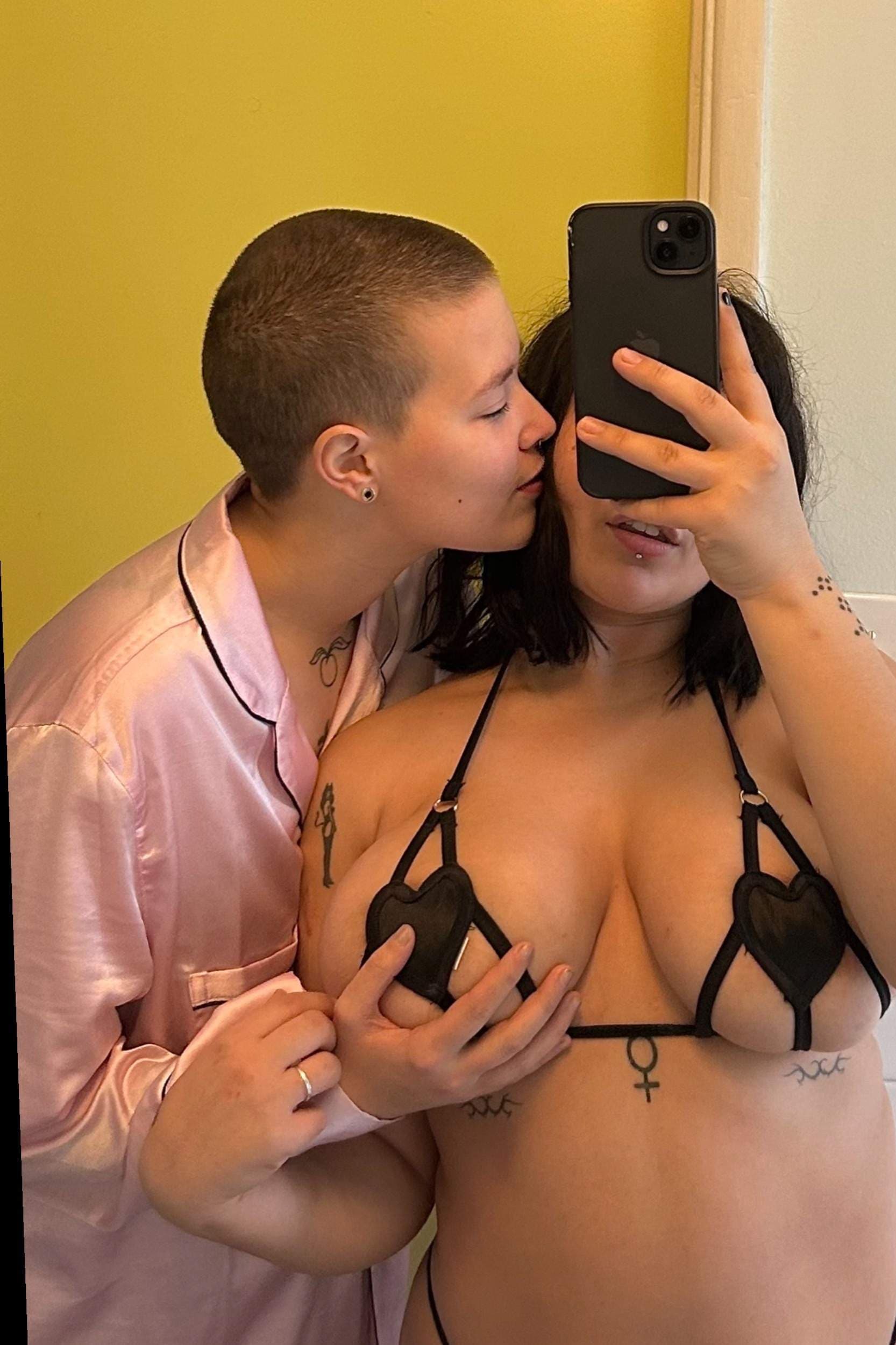 2 h0rny queers in love