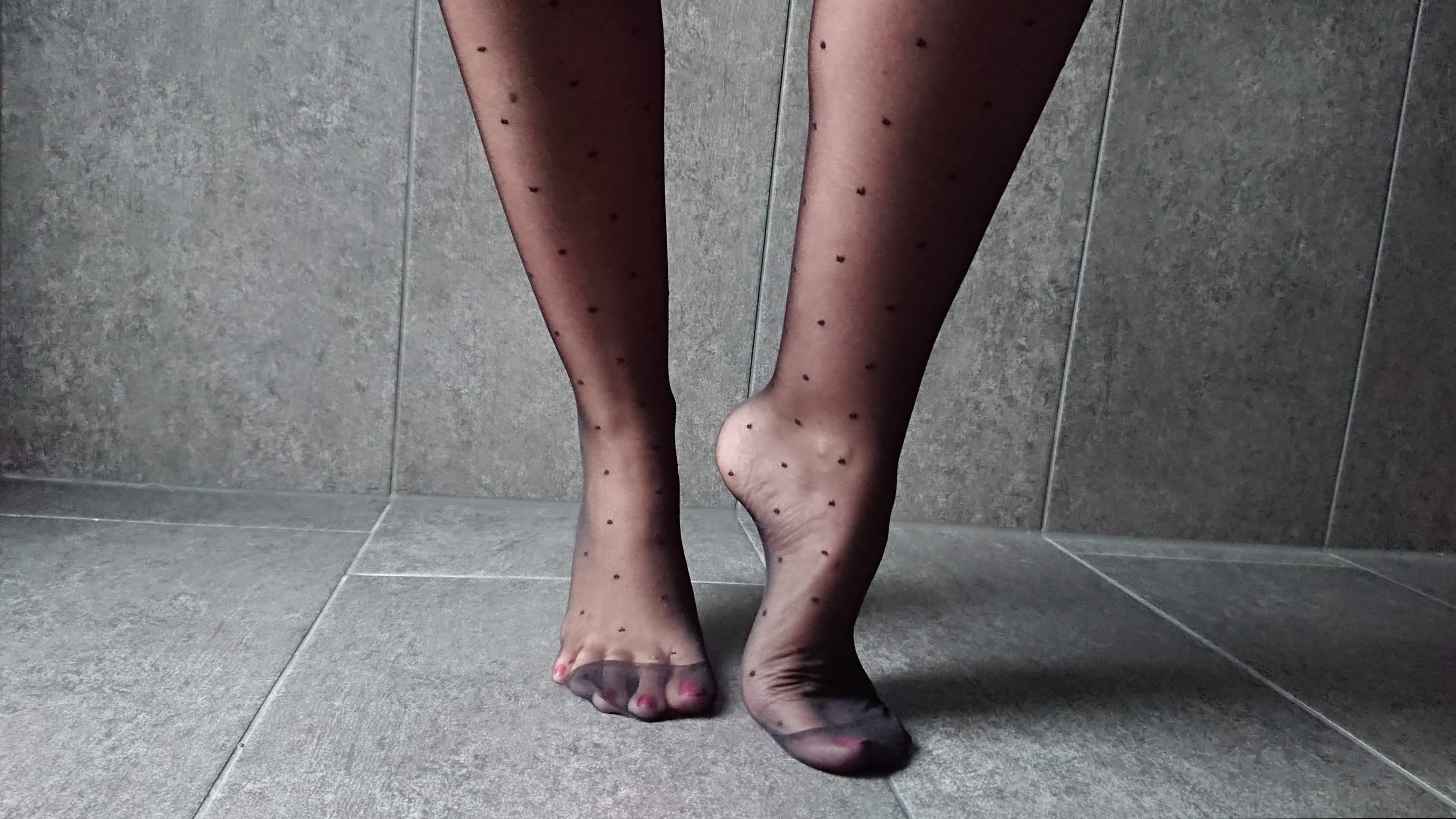debbys_feet_