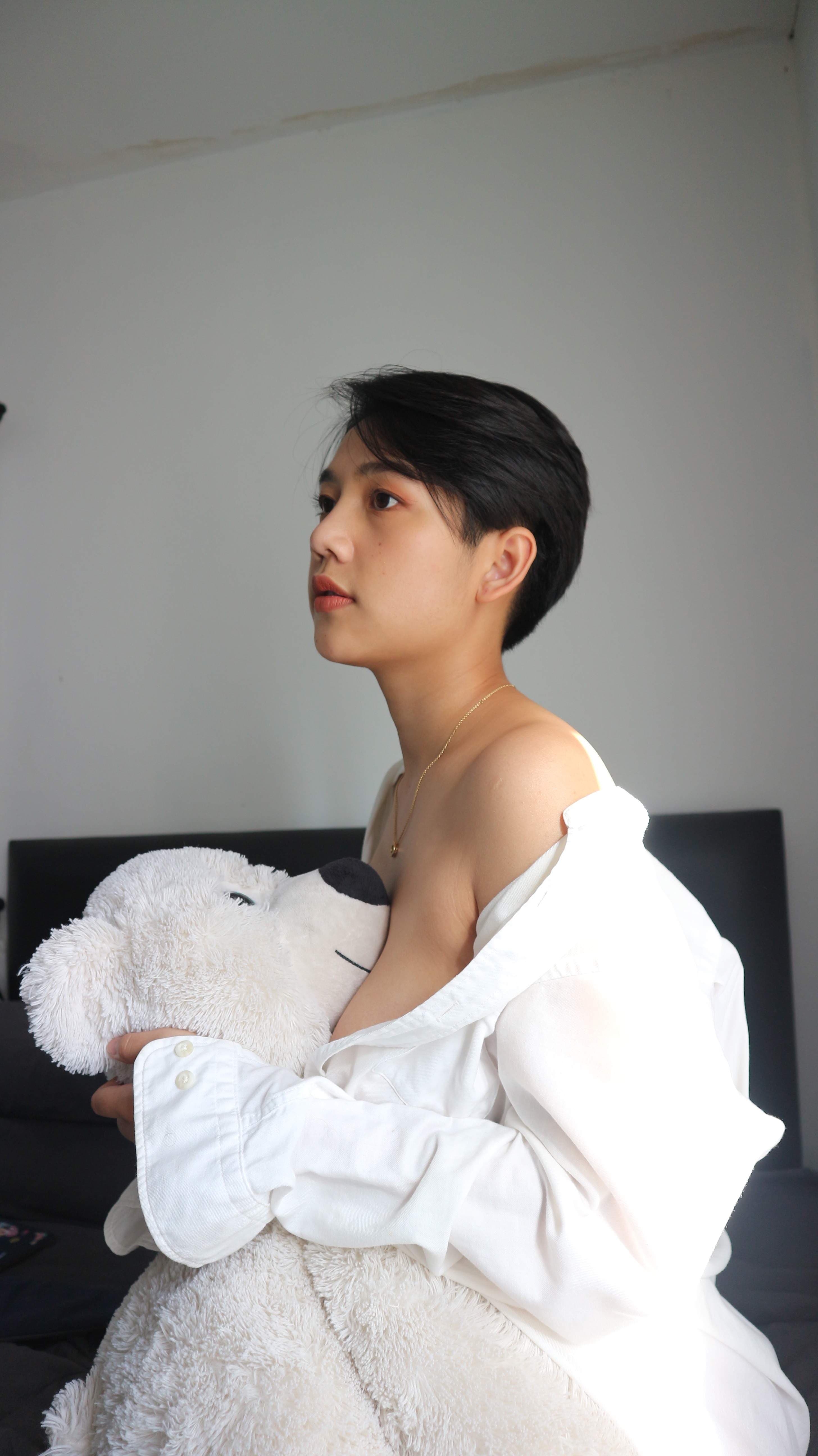 ThaiShortHairGirl
