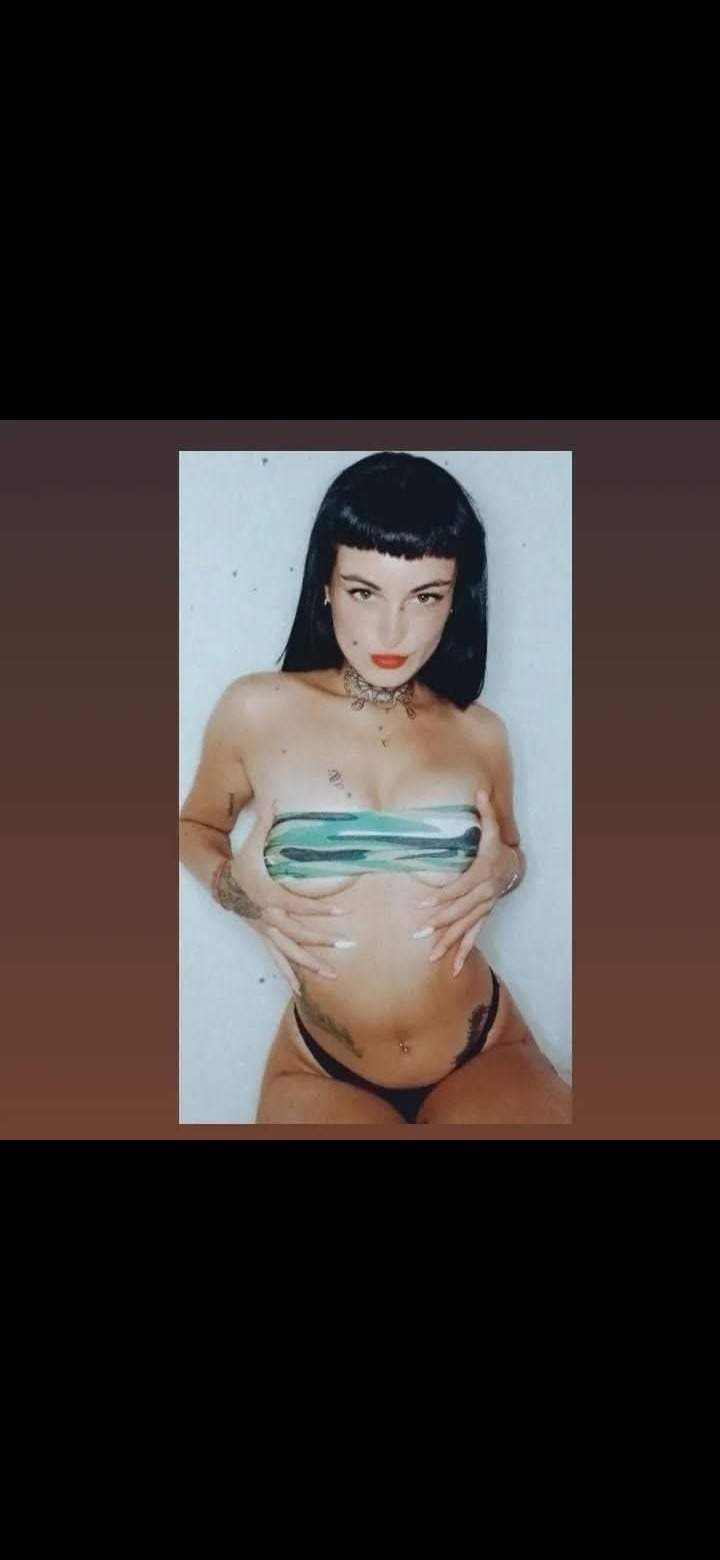 Reina momoxxx 👑 The queen of pleasure