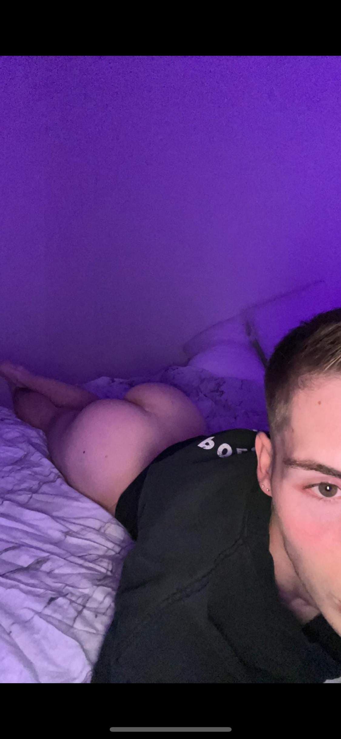 Leo the twink