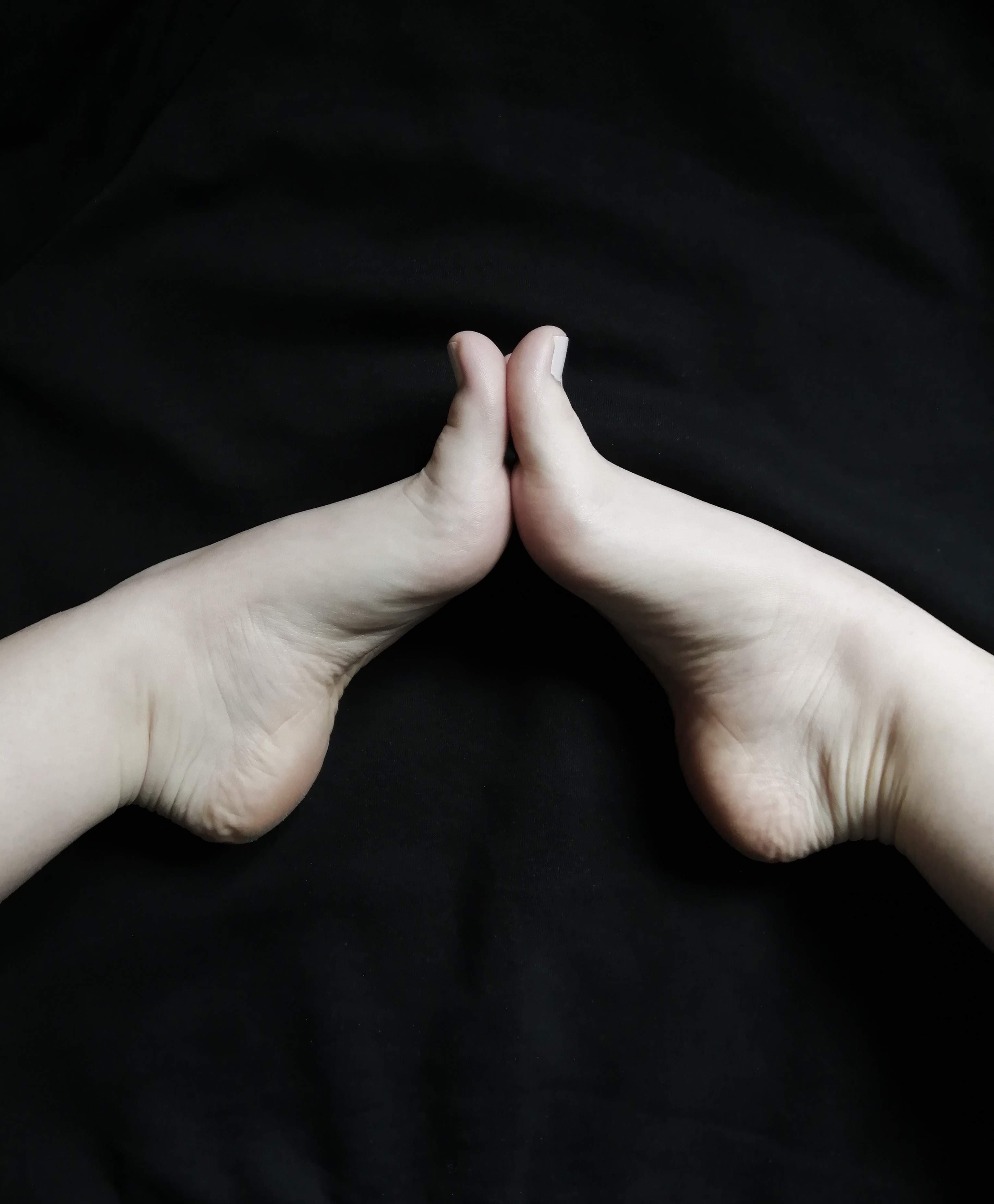 Freya's feet