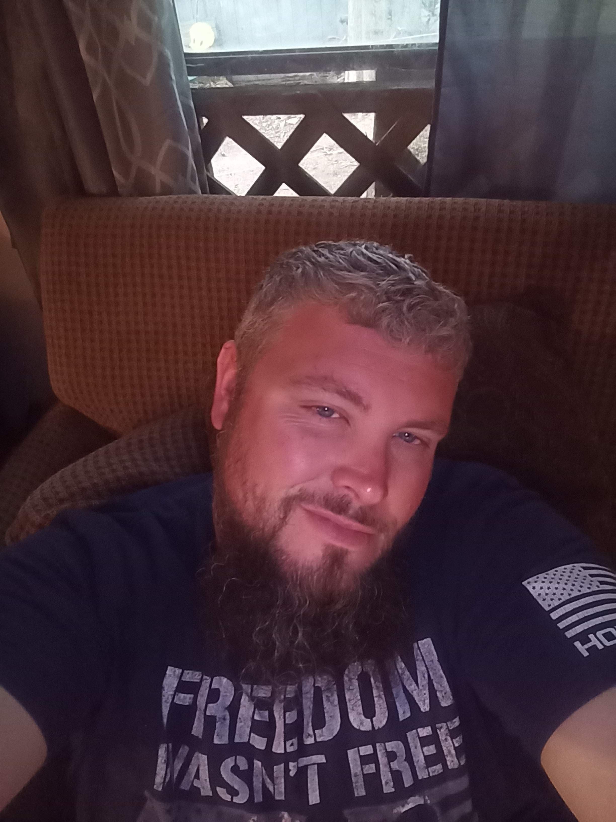 Bearded Daddy 💪😉🤳