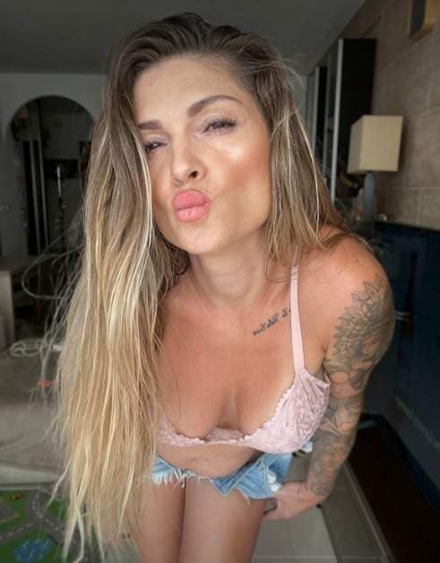 Sarah Montana Single Mom 💋💄