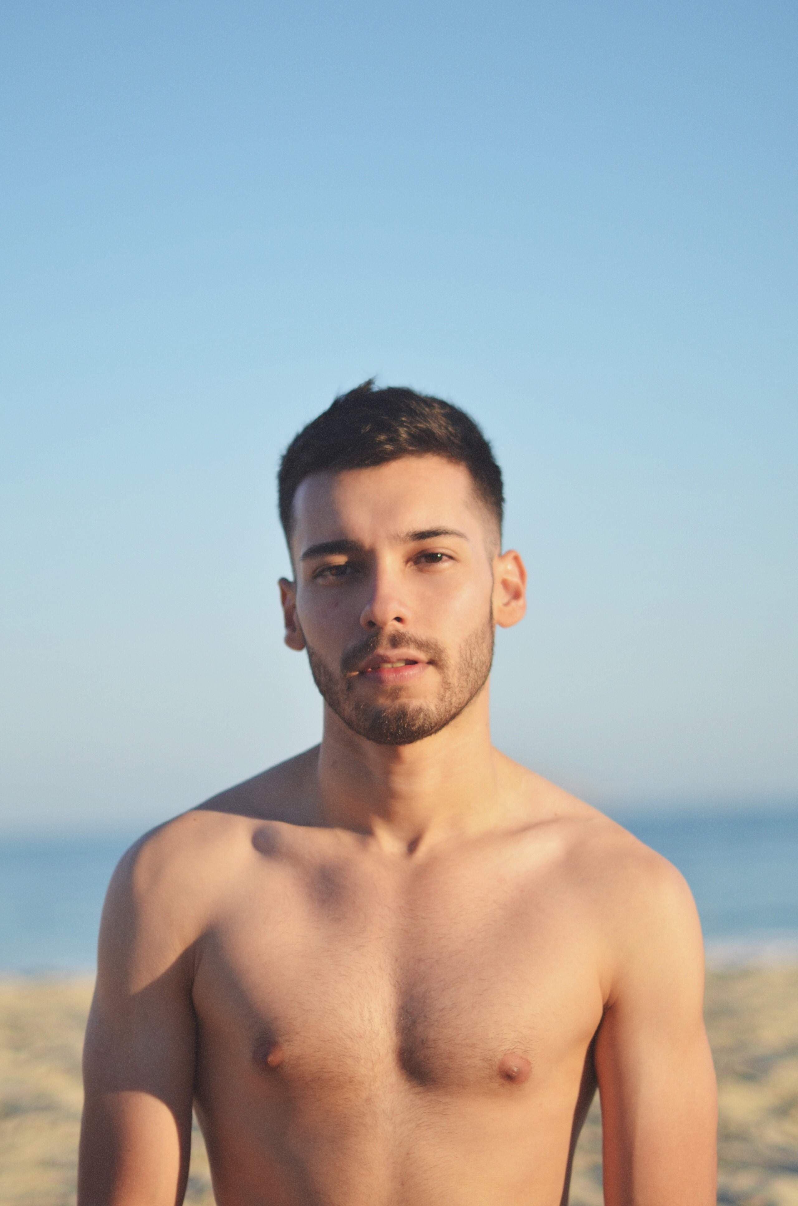 André