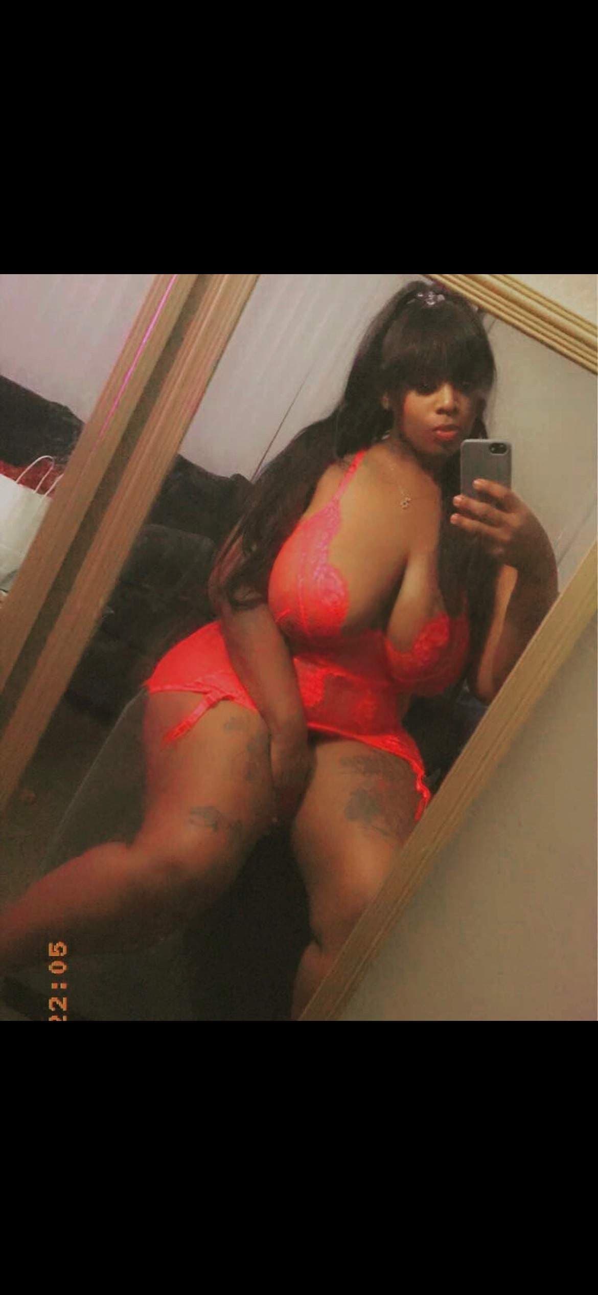 Naomi Fox 🦊