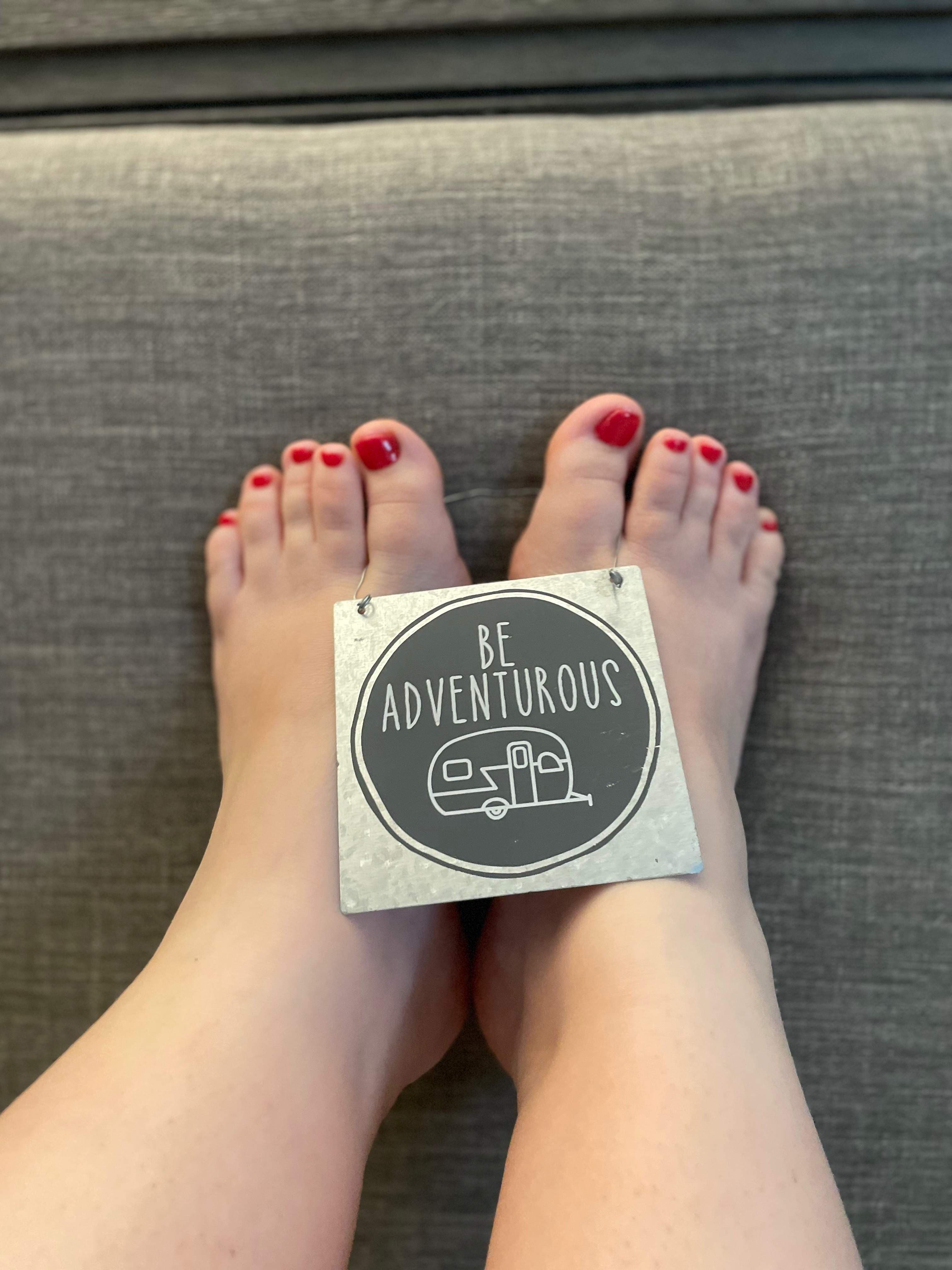 Mr&amp;MrsCleaver’s Traveling Toes