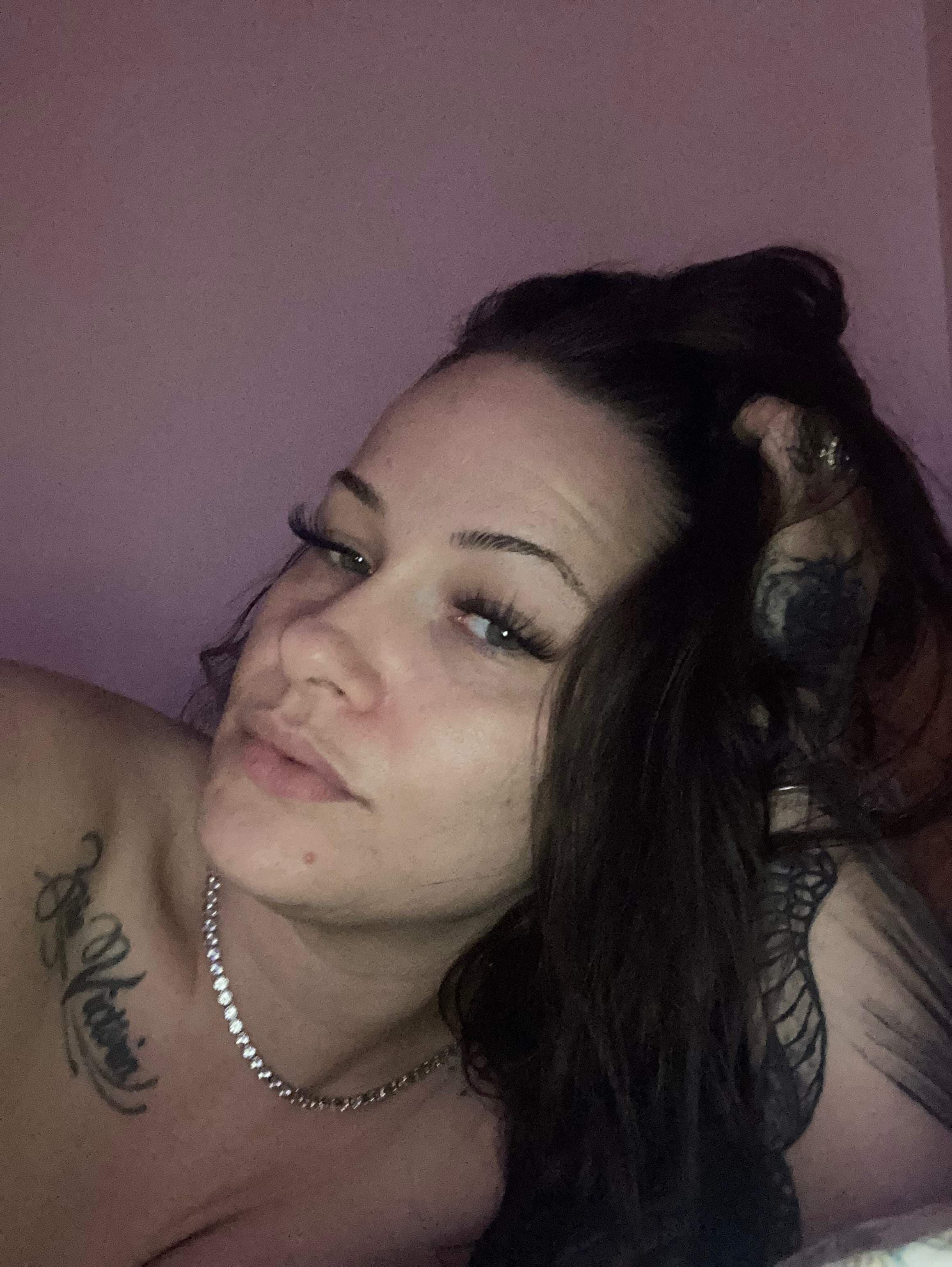 Holly Wood FREE PAGE