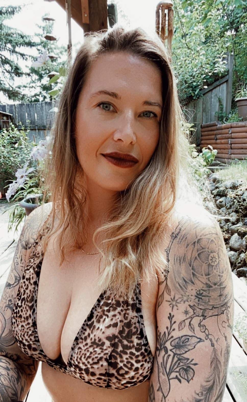 Summer Lee 🍾 Let’s get wet 💦