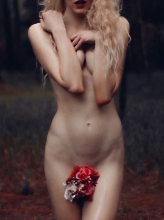 E N C H A N T R E S S