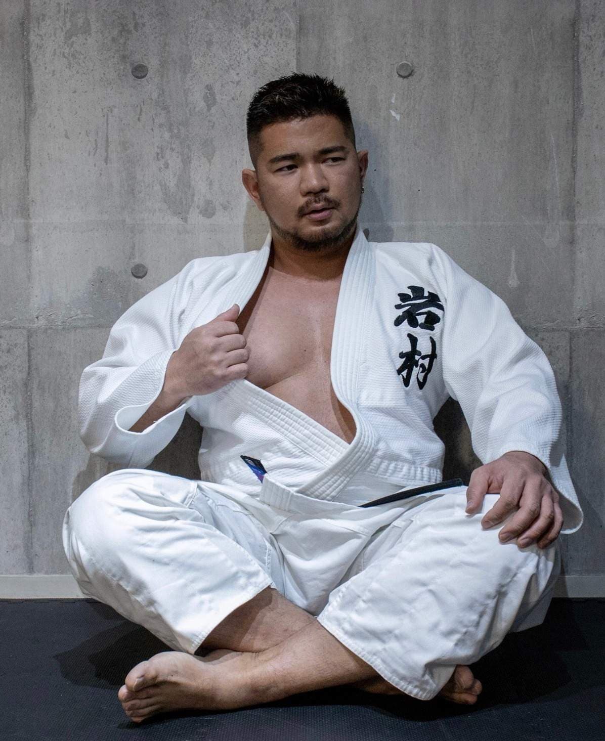 TAKASABRO (岩村隆三郎)