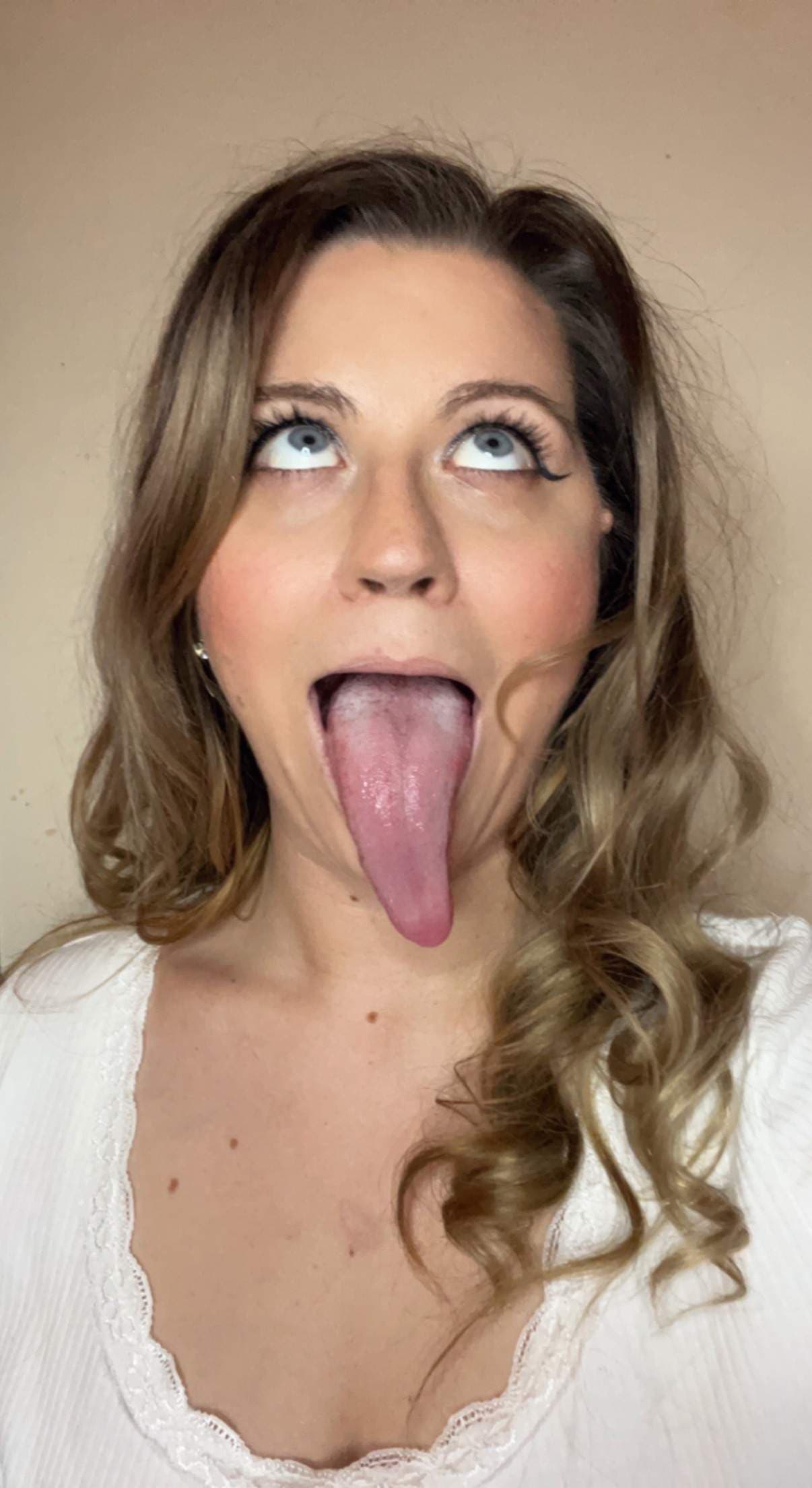 Mo