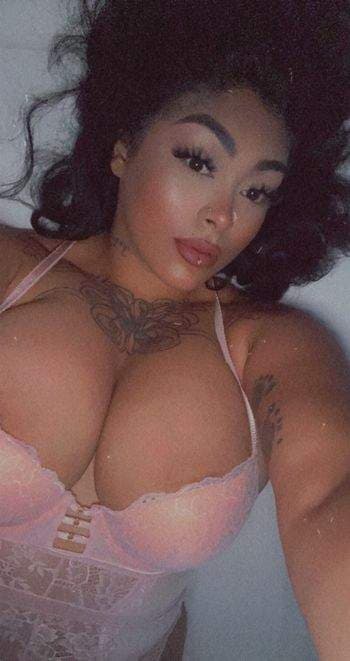 Rubi Amora