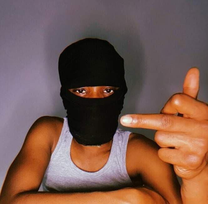 Dee.