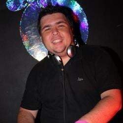 DJ Rodrigo Aquino