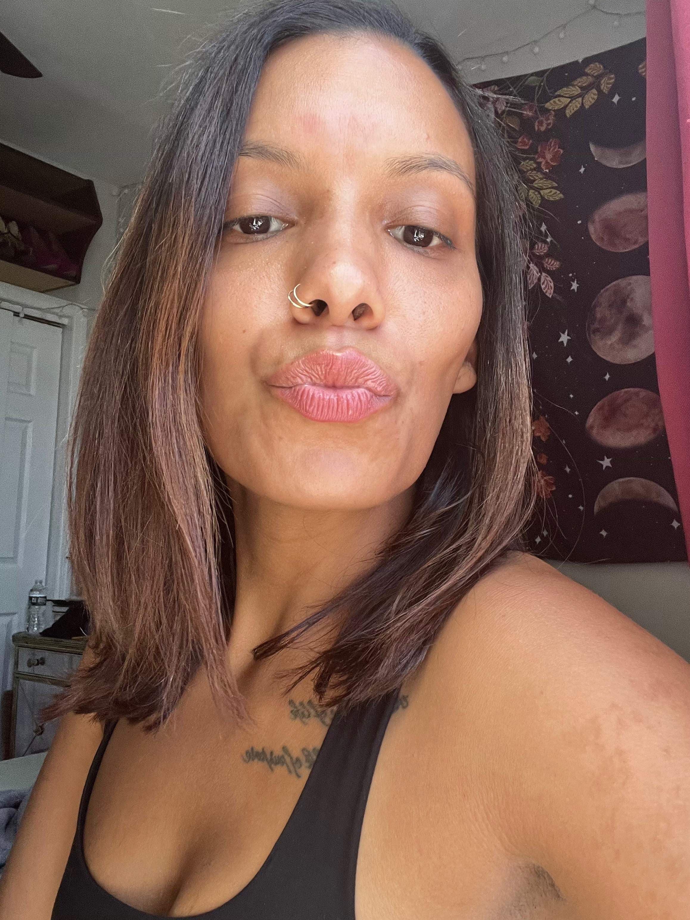 L0Li Feliz The Dangerous Beauty