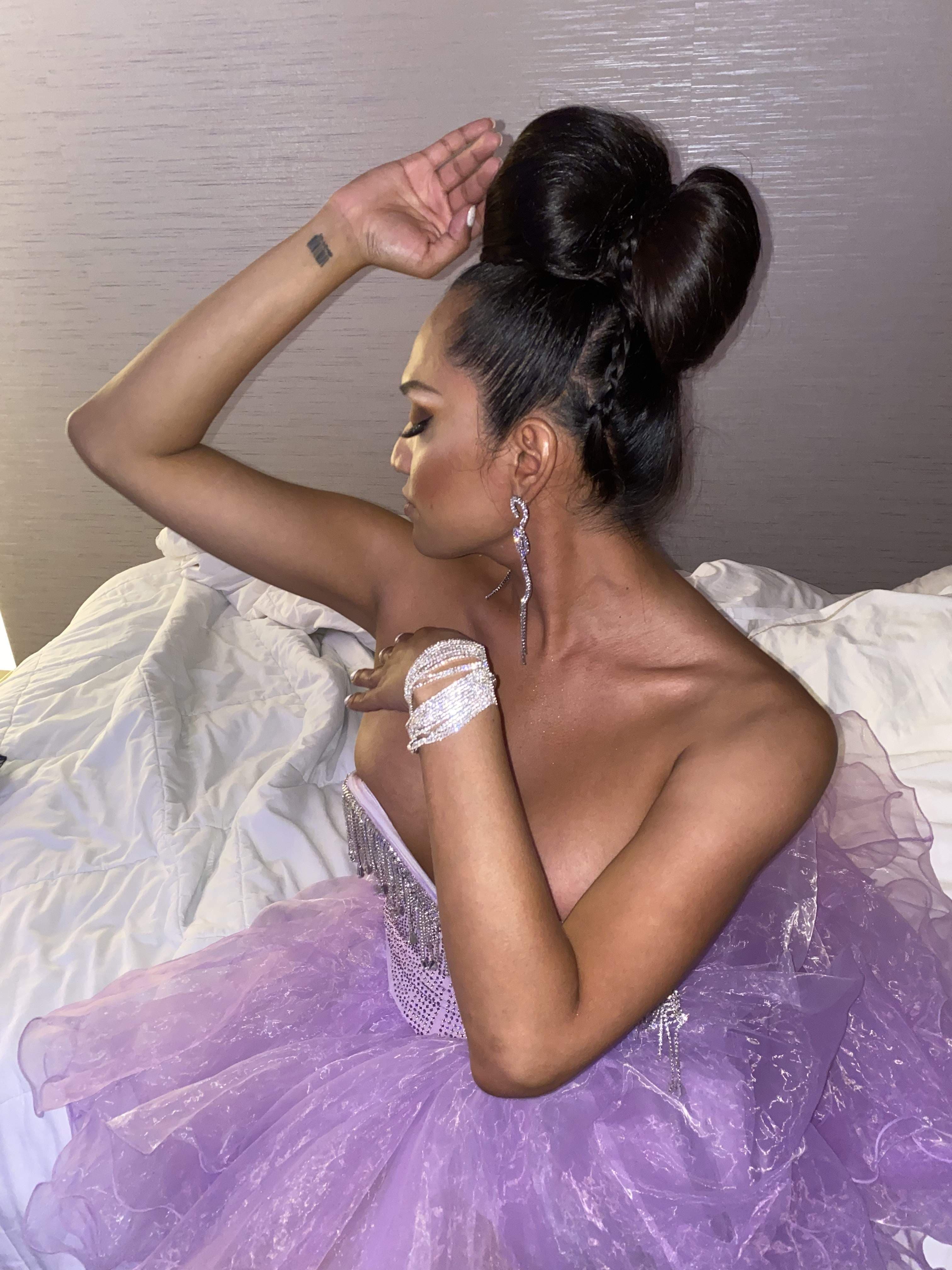 JESSiCA FOX
